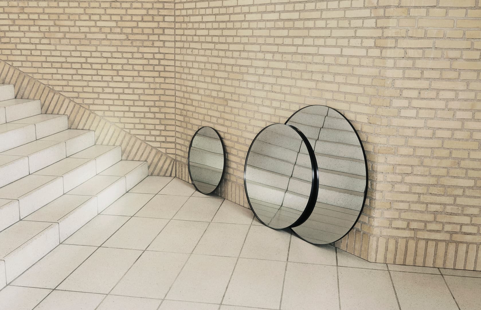 Circum Mirror Clear/Black Ø110