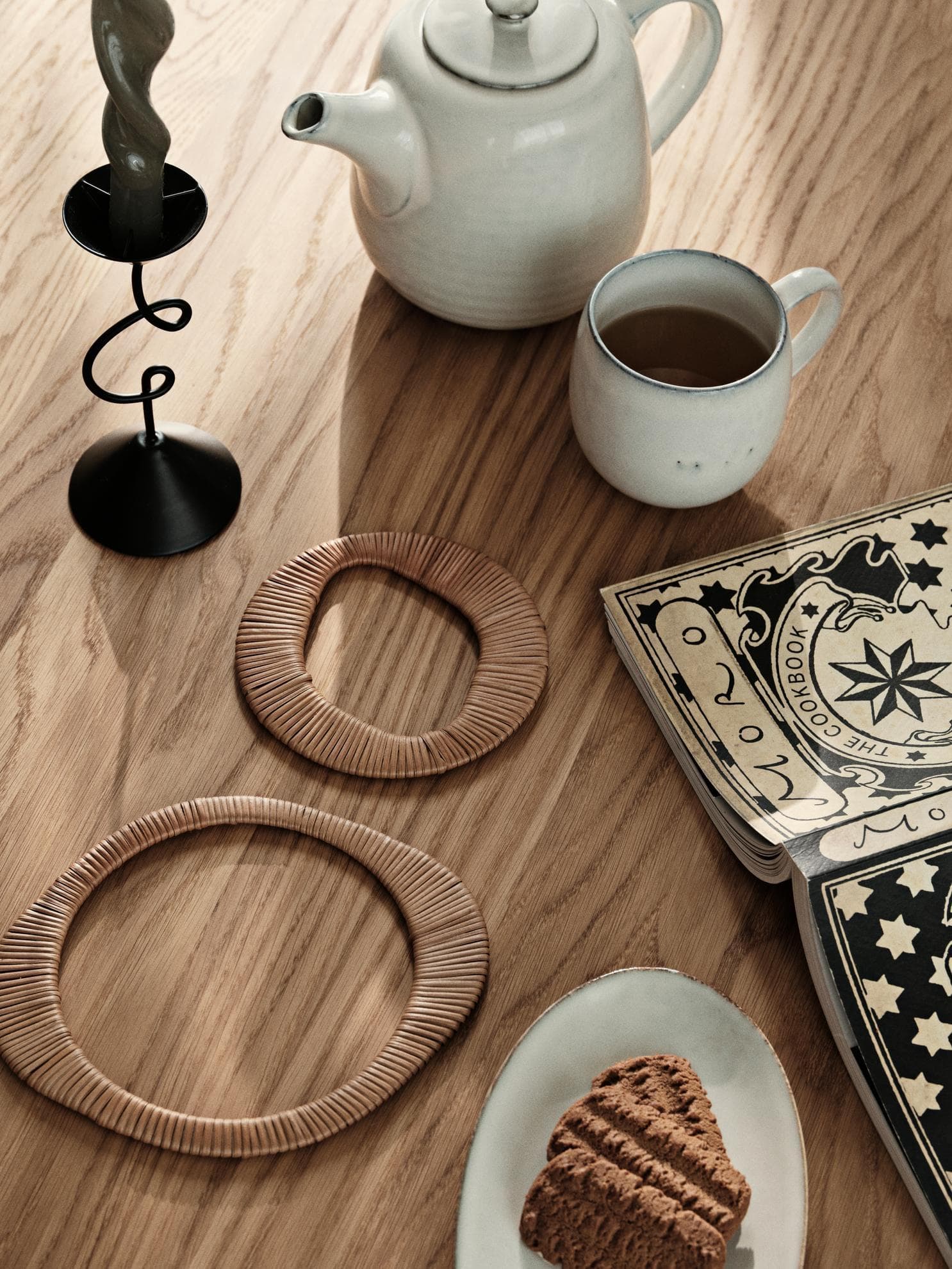 Selma Candle Holder Black 19cm
