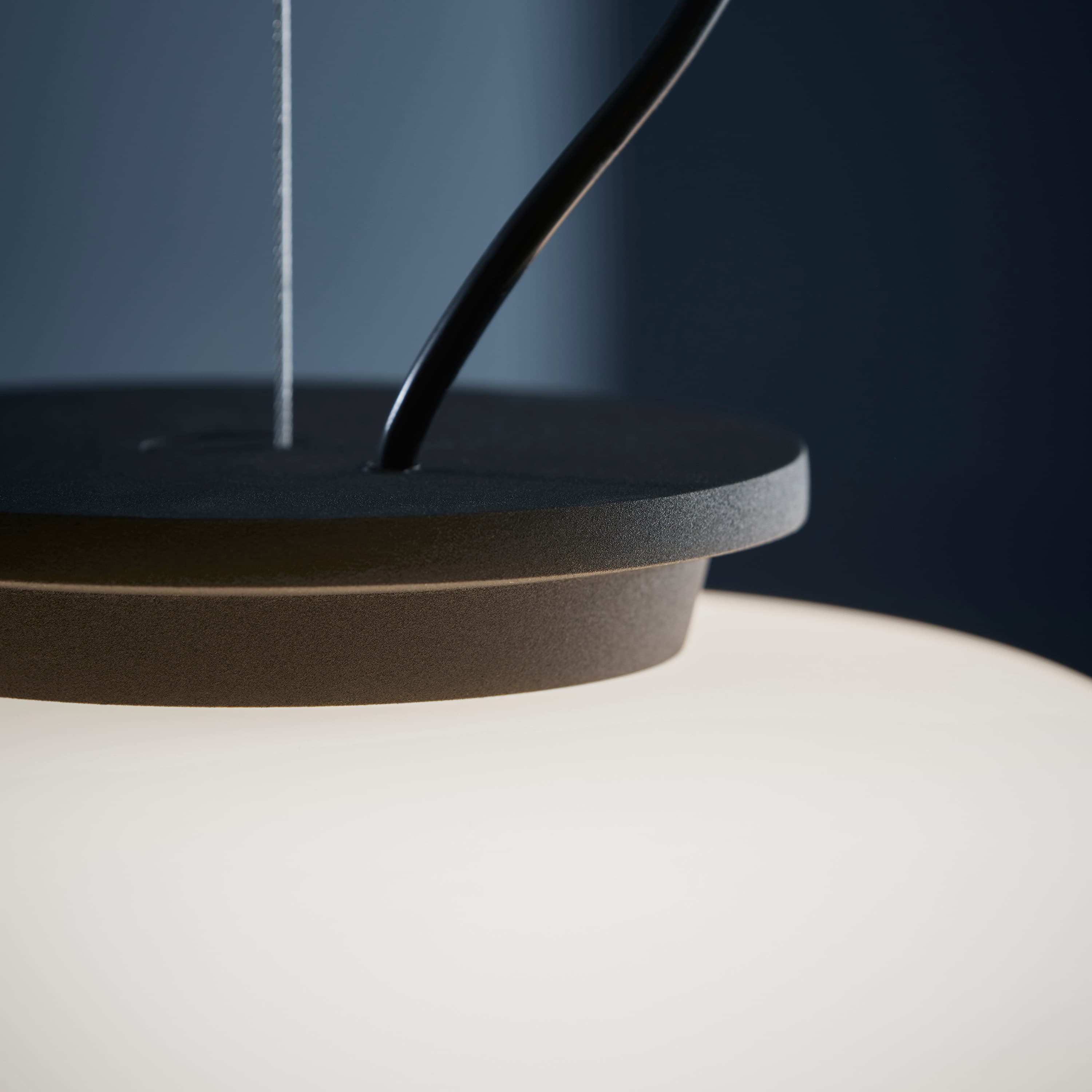 Supernate Ceiling Lamp Opal White/Black Ø38