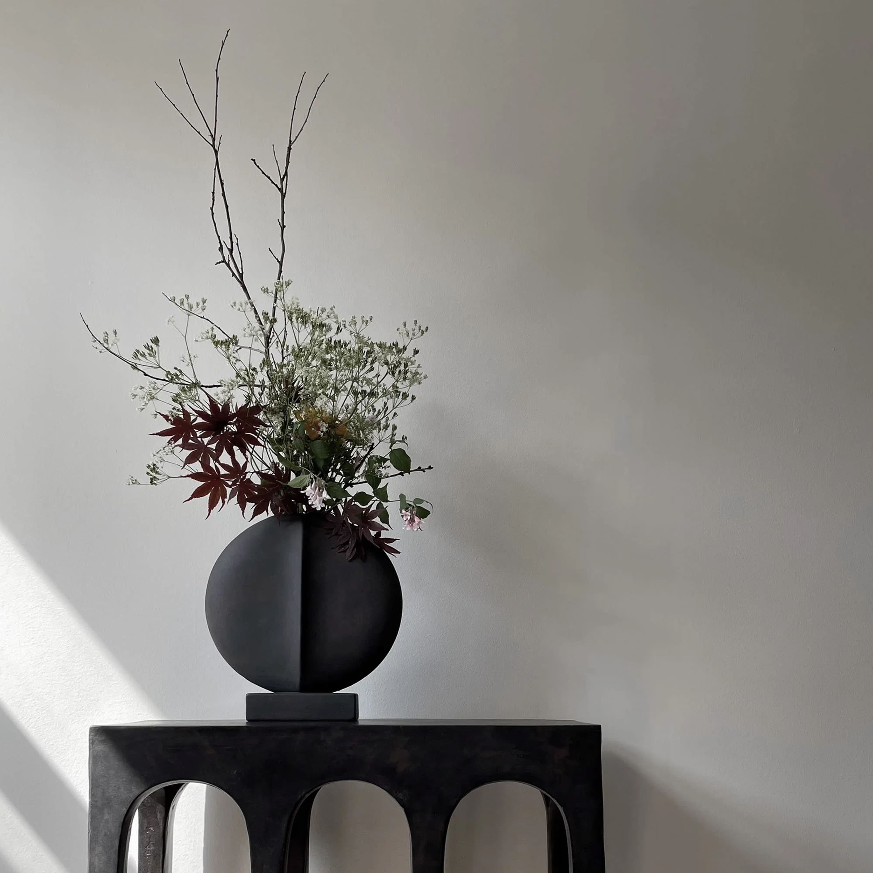 Guggenheim Vase Schwarz Mini