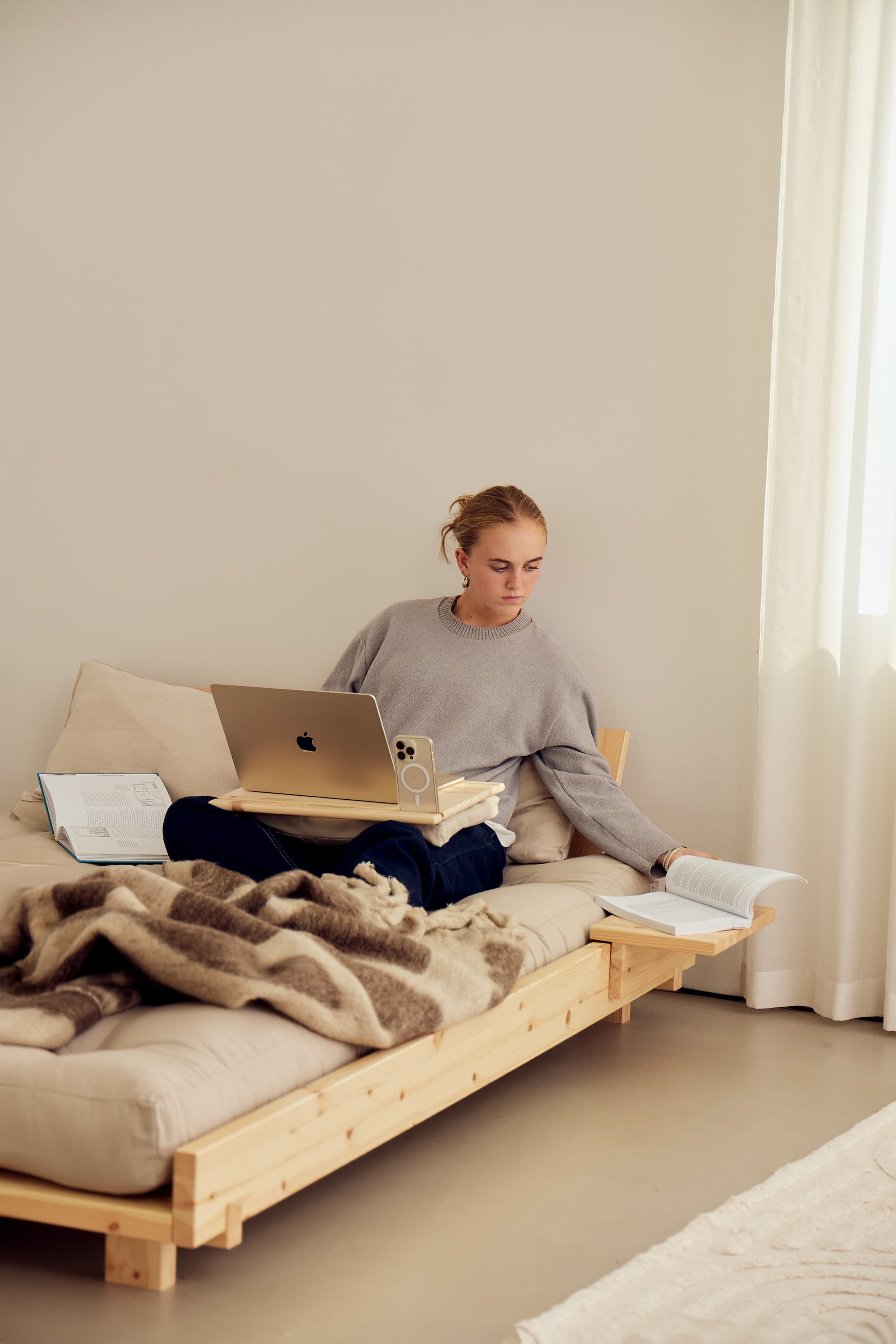 Social Schlafsofa Natur/Beige 140cm inkl. 2 Rückenstützen/Seitentisch
