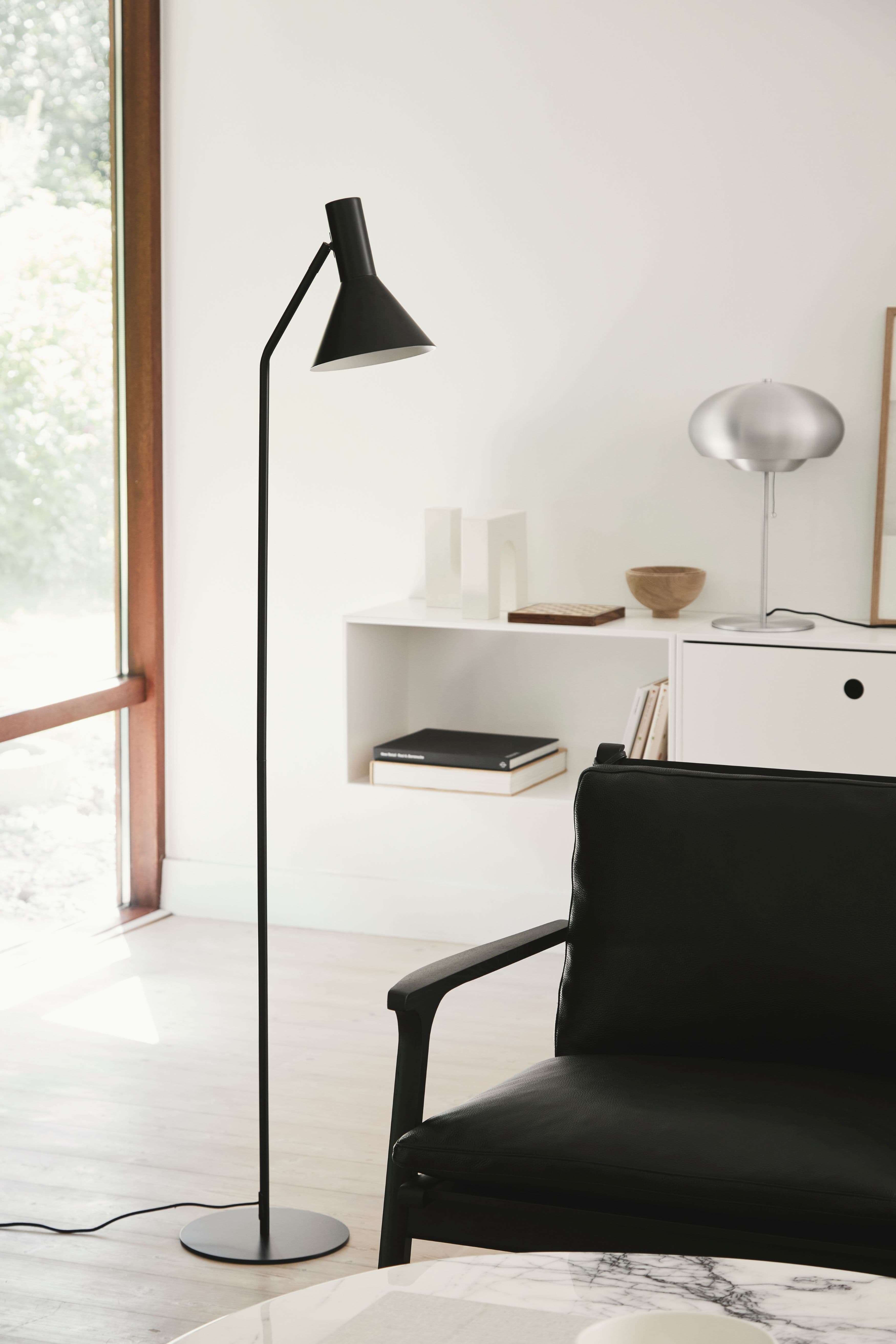 Lyss Bodenlampe Matt Schwarz 150cm