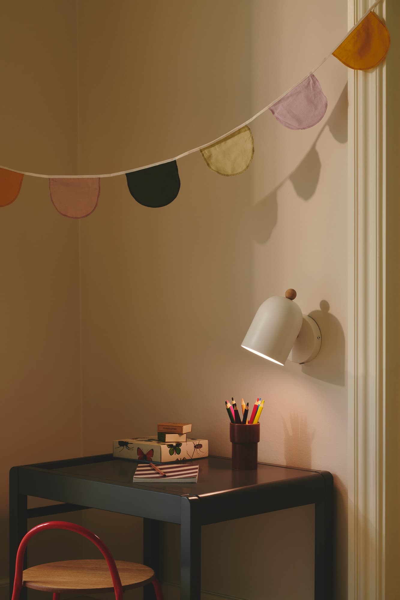 Gaston Wall Lamp White