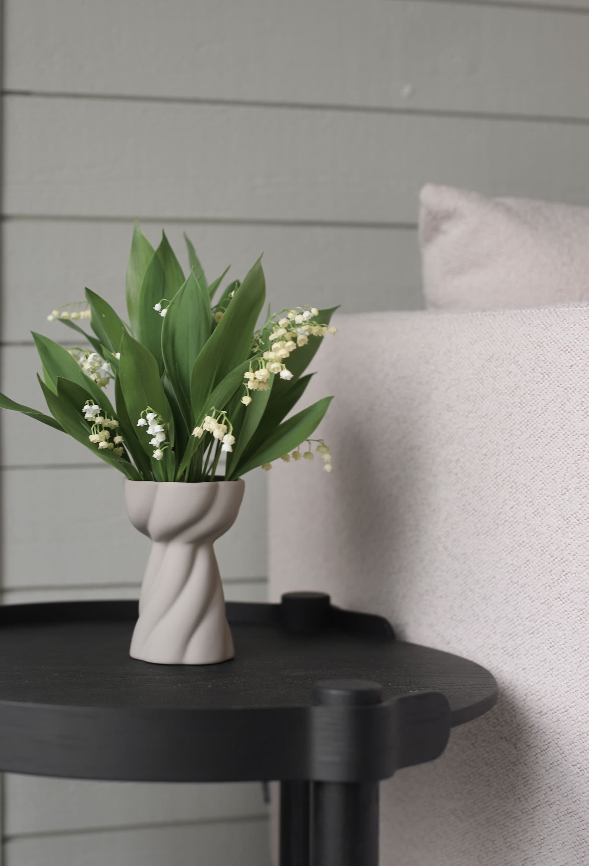 Twist Bulb Vase Sand 12cm