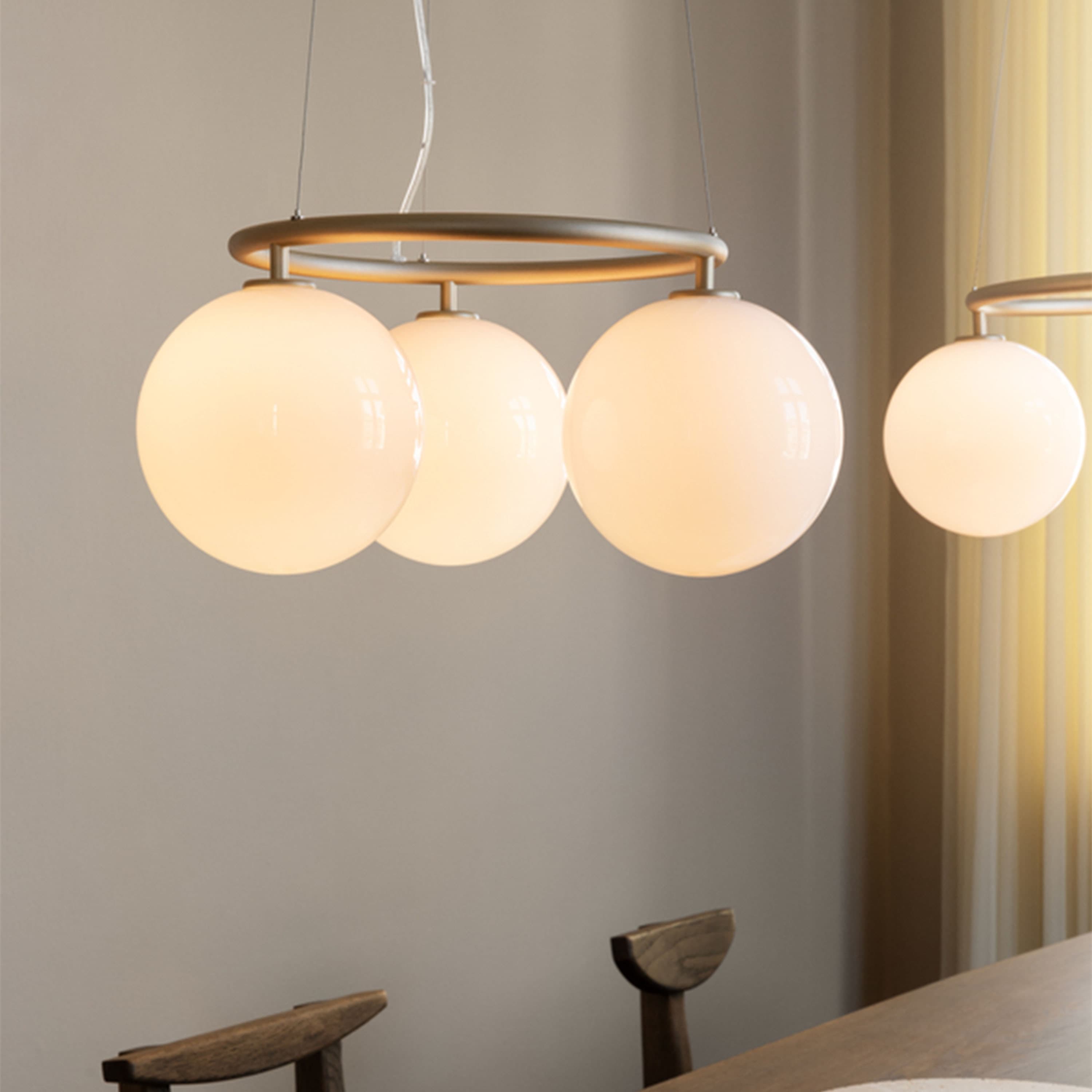 Miira 3 Circular Deckenleuchte Brass/Opal