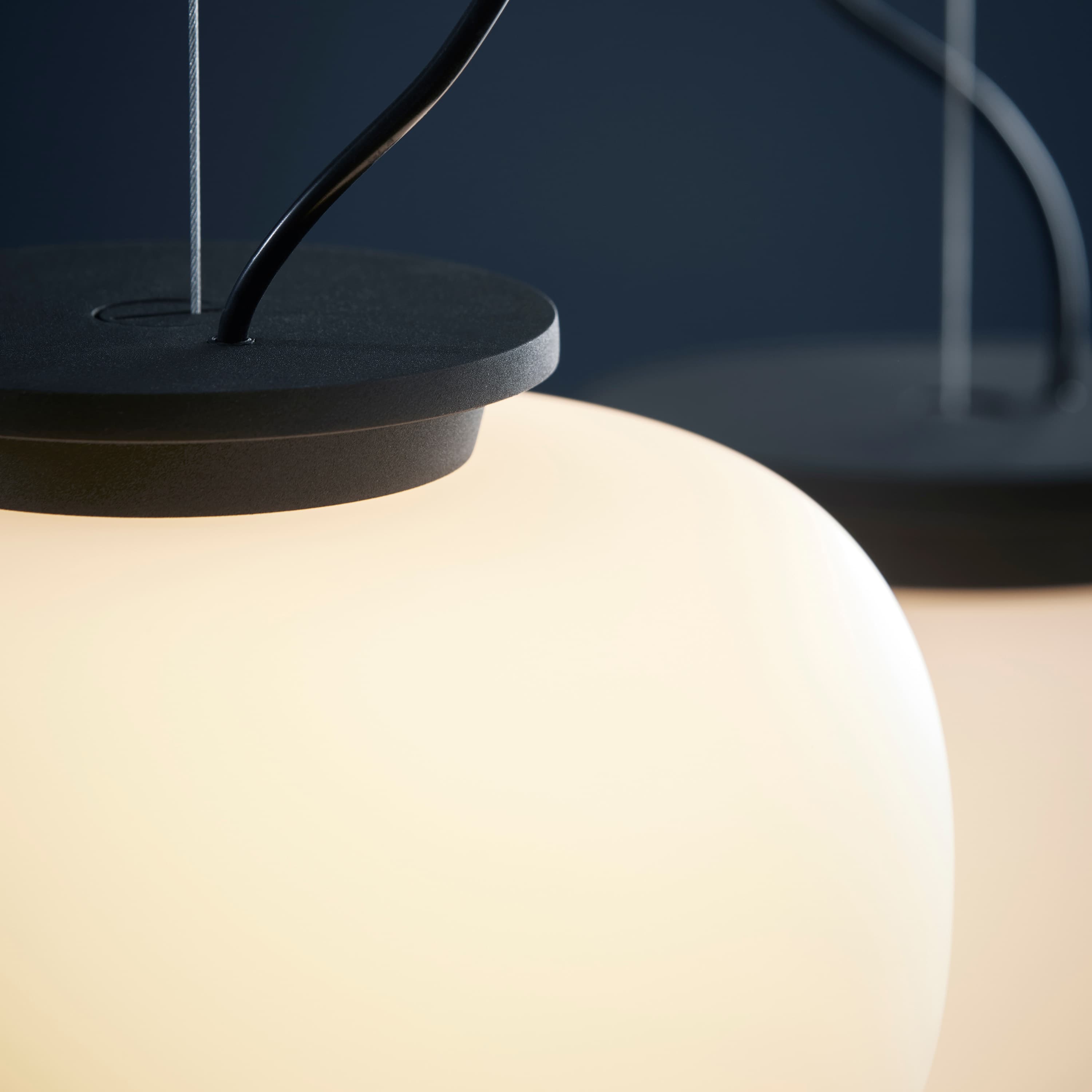 Supernate Ceiling Lamp Opal White/Black Ø38