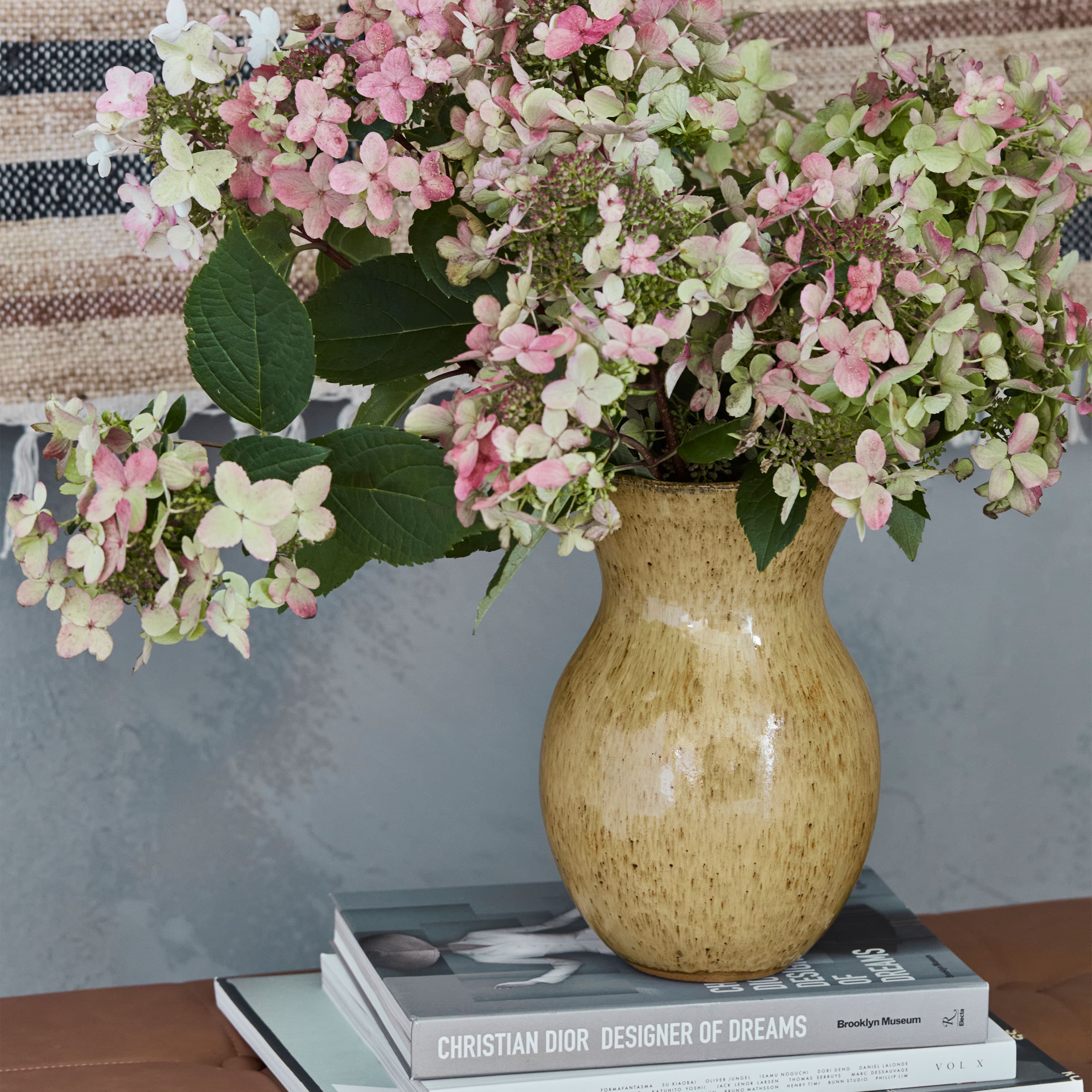 Corp Vase Beige 27cm