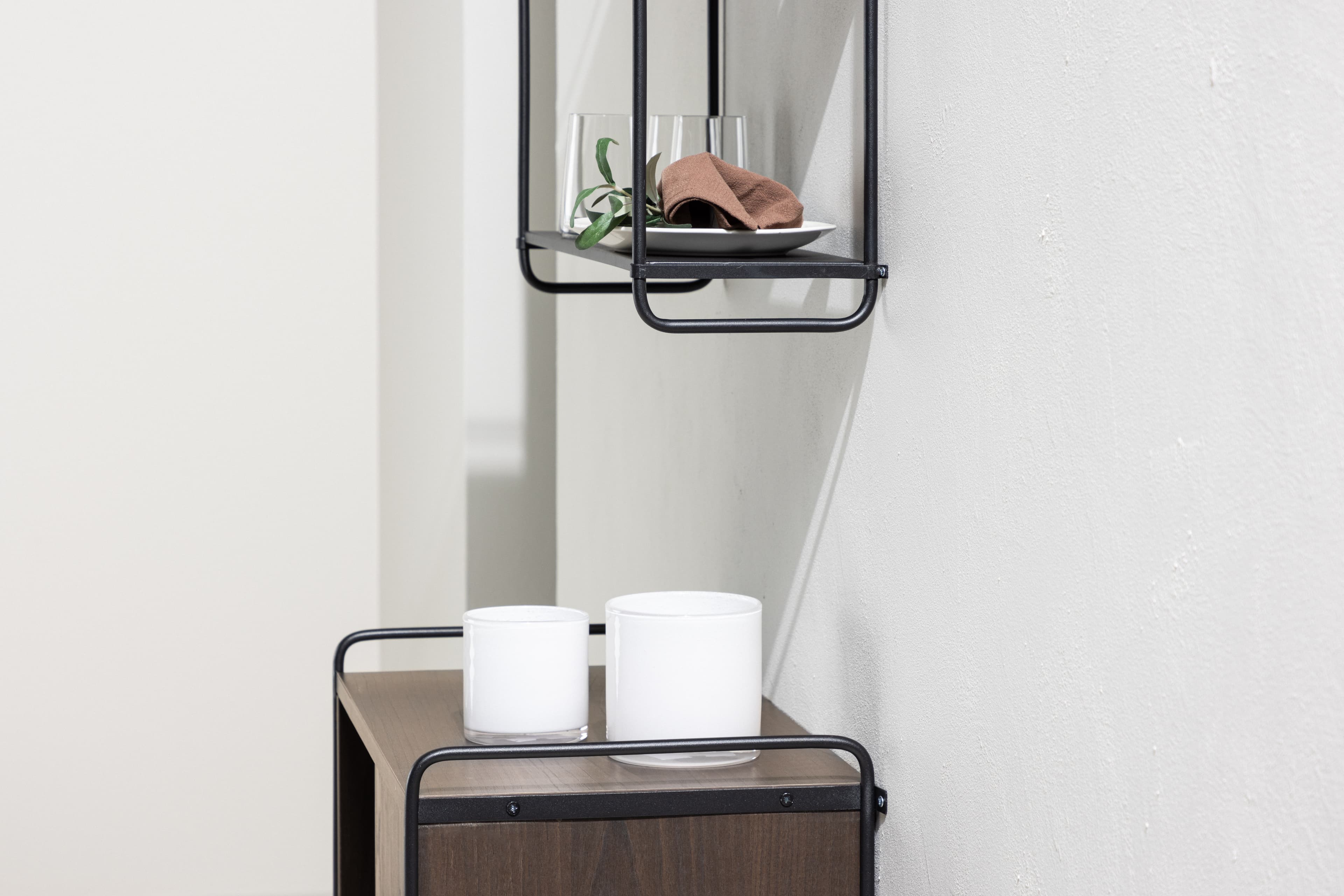 Lyon Vägghylla Black 62cm