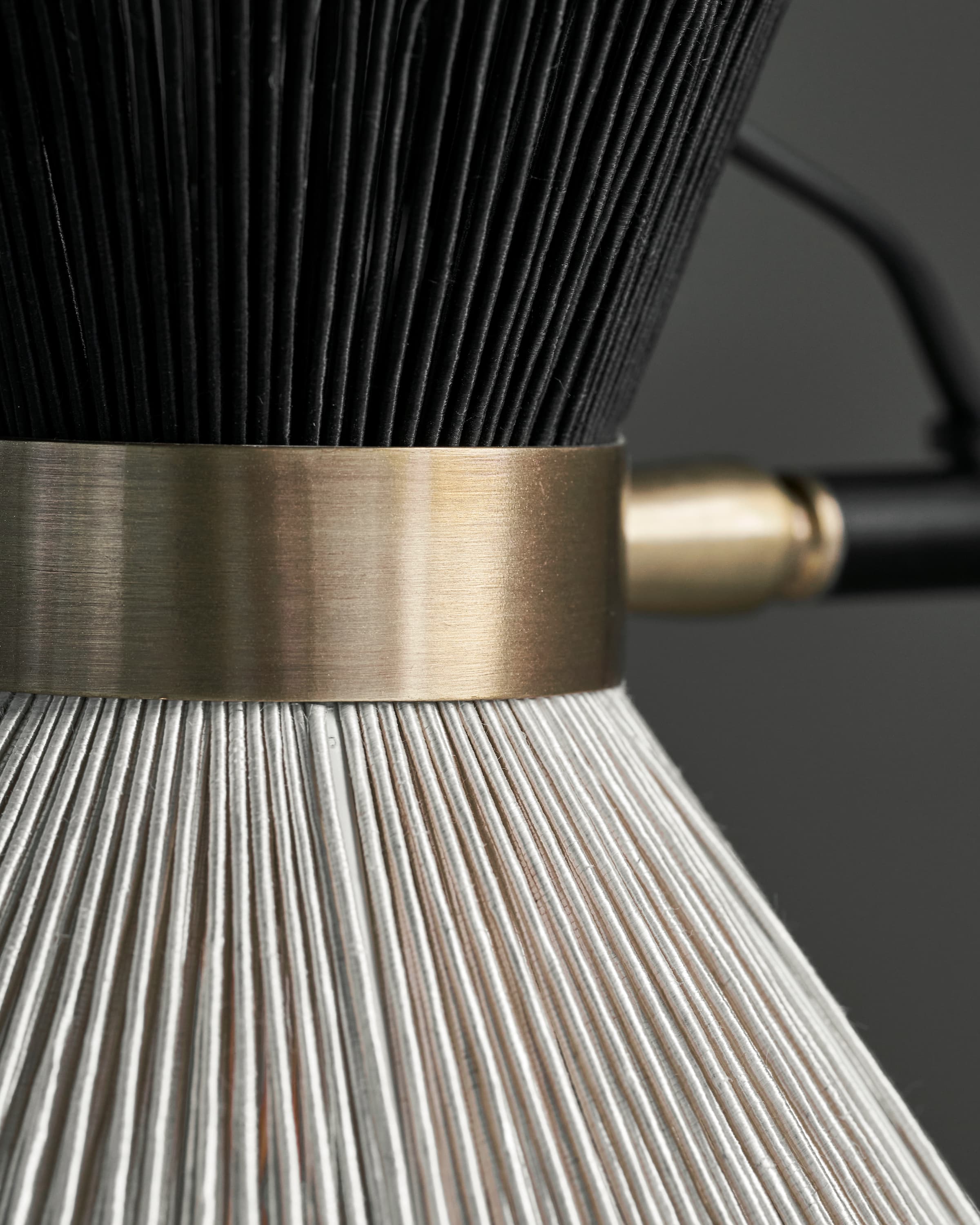 Cord Tischlampe Schwarz