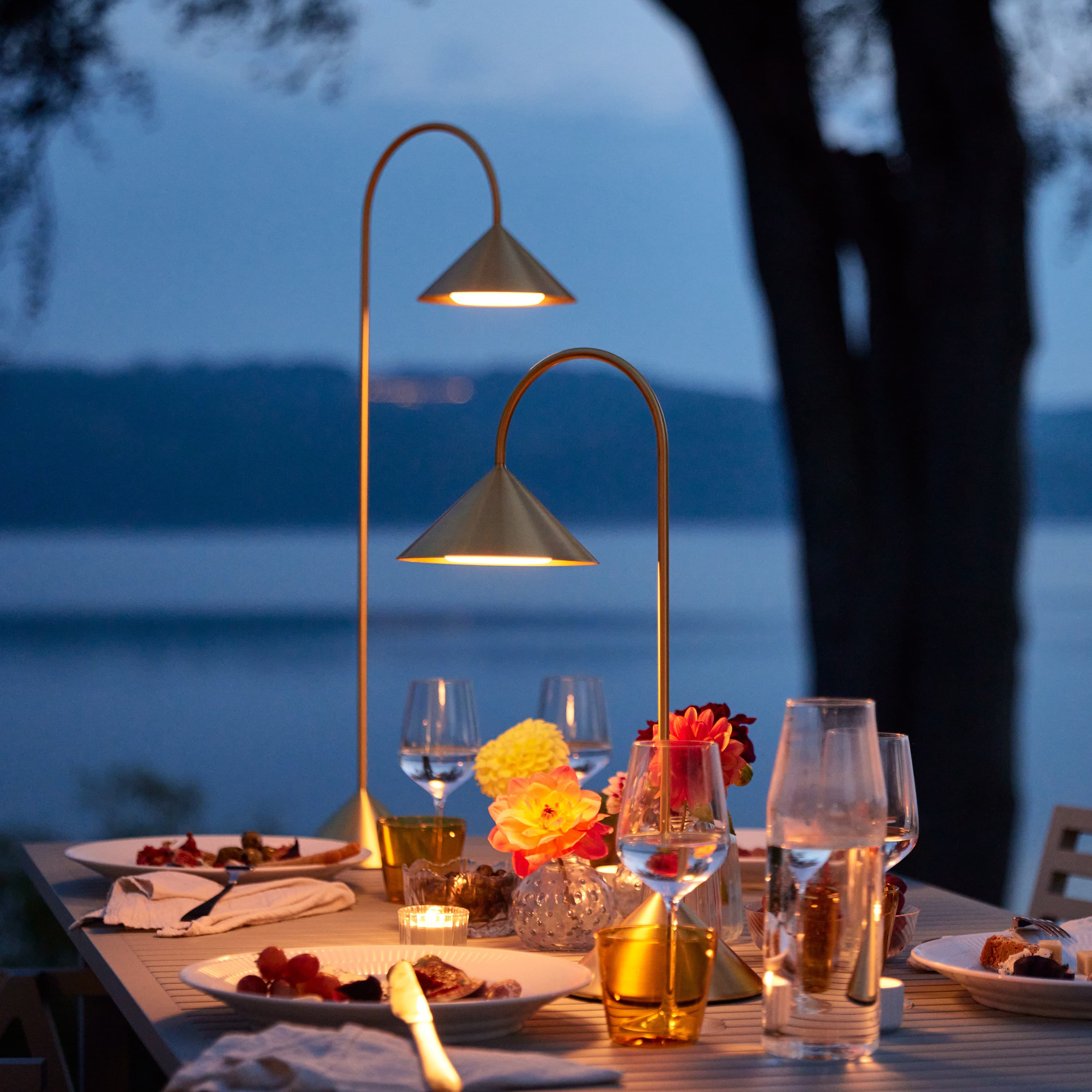 Grasp Tragbare Tischlampe Solid Brass 47cm