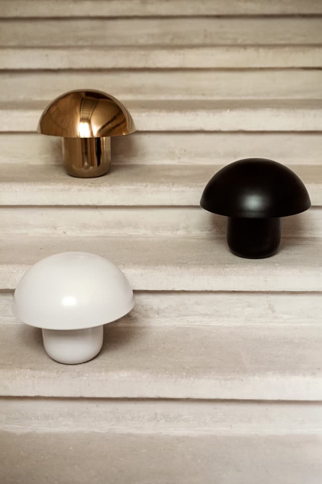 Carl-Johan Table Lamp White 40cm