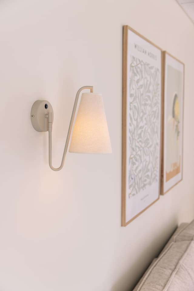 Lou Wandleuchte Bouclé Weiß/Beige