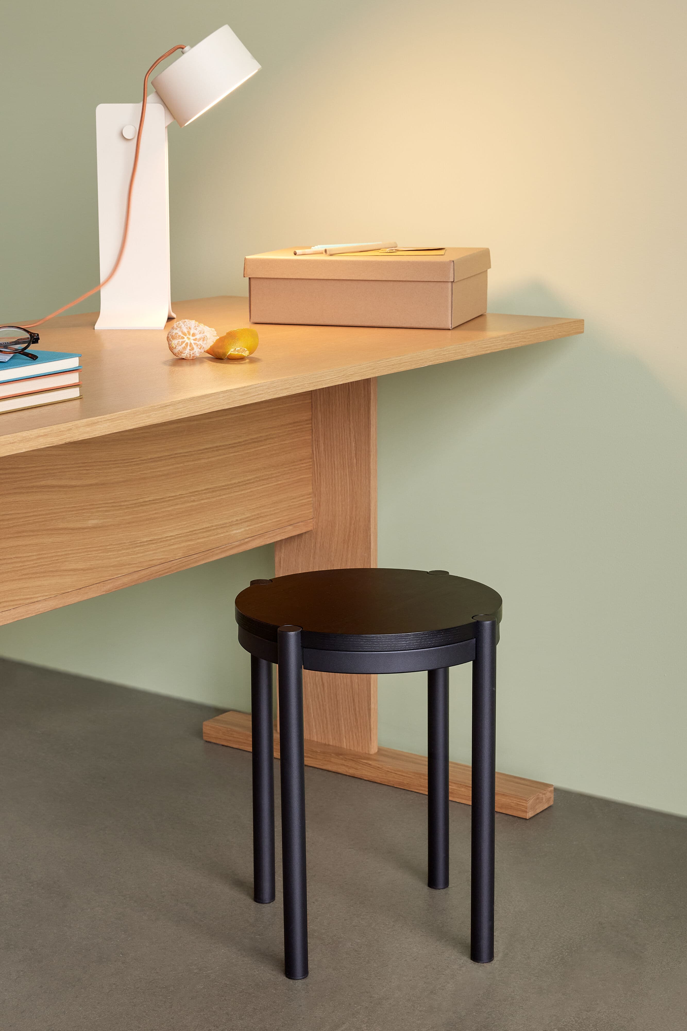 Oto Hocker Schwarz