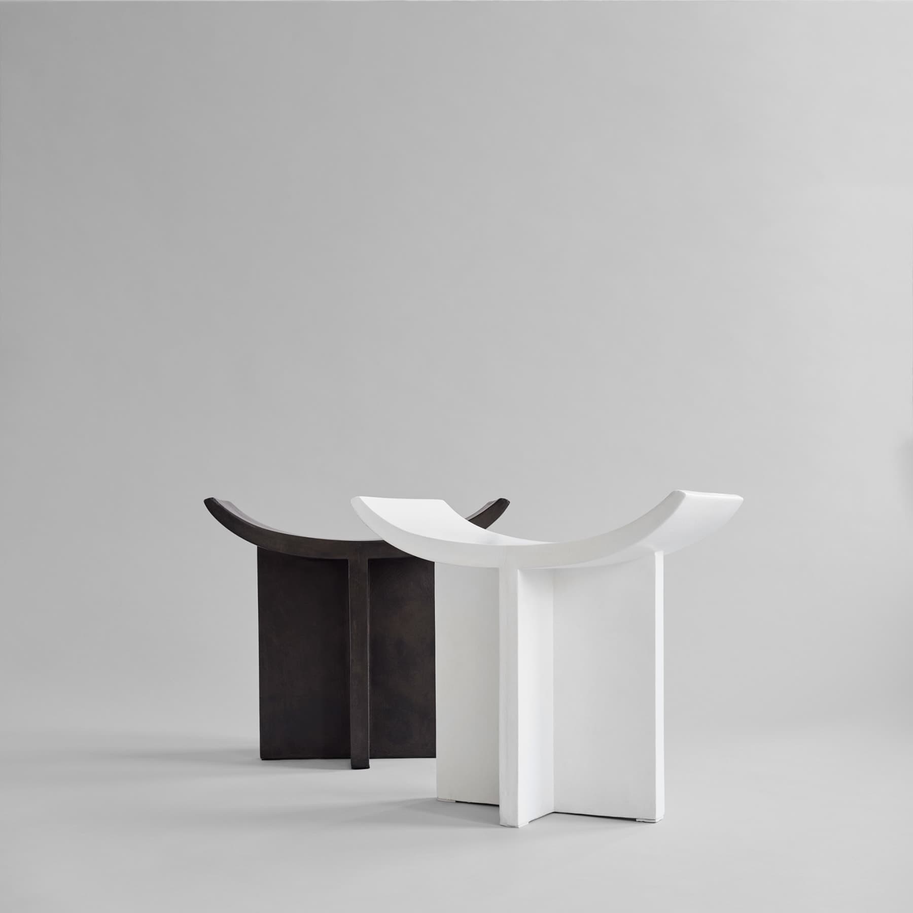 Brutus Hocker Natural Oak