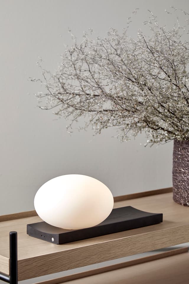 Dew Tisch-/Wandleuchte Opal/Schwarz Esche