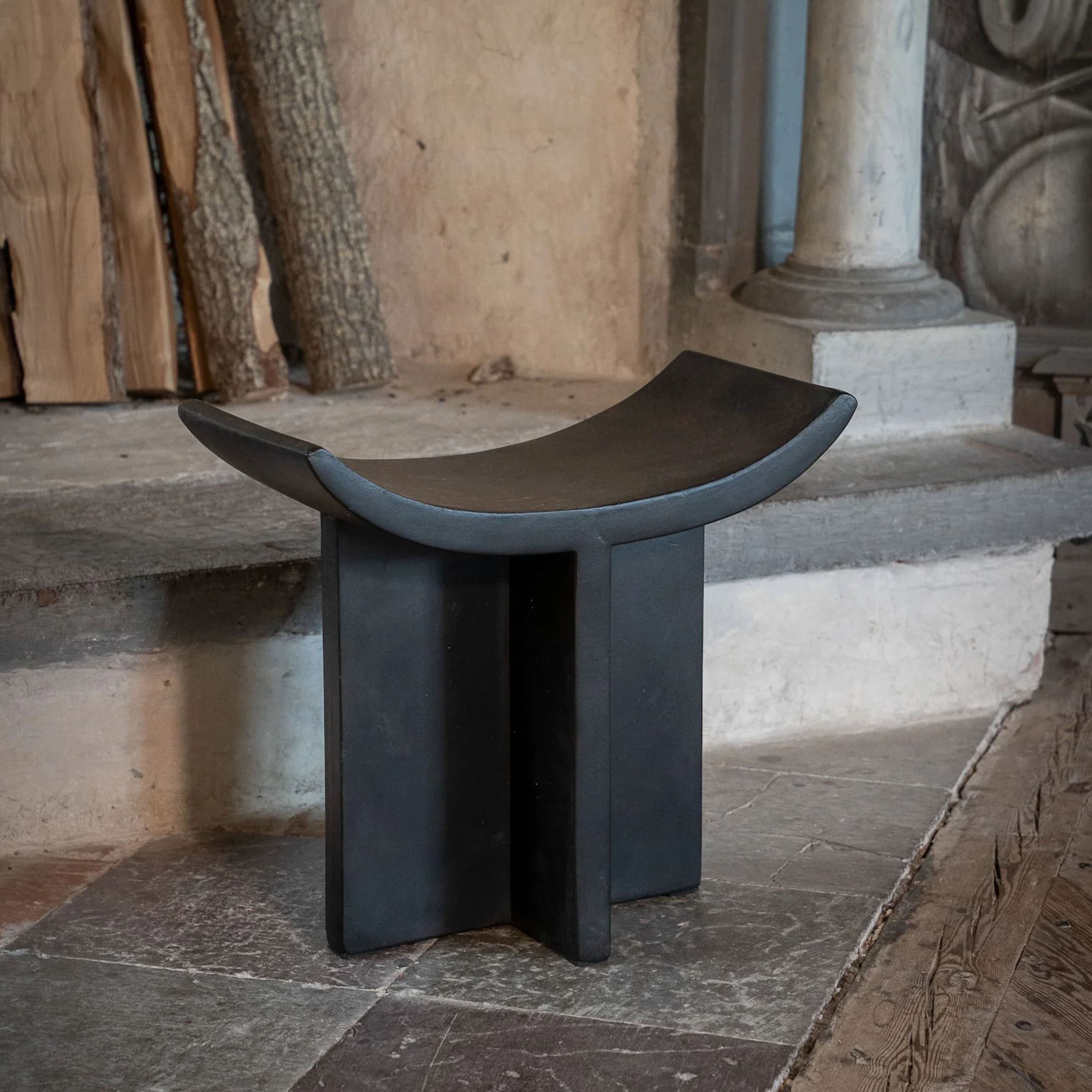 Brutus Hocker Natural Oak