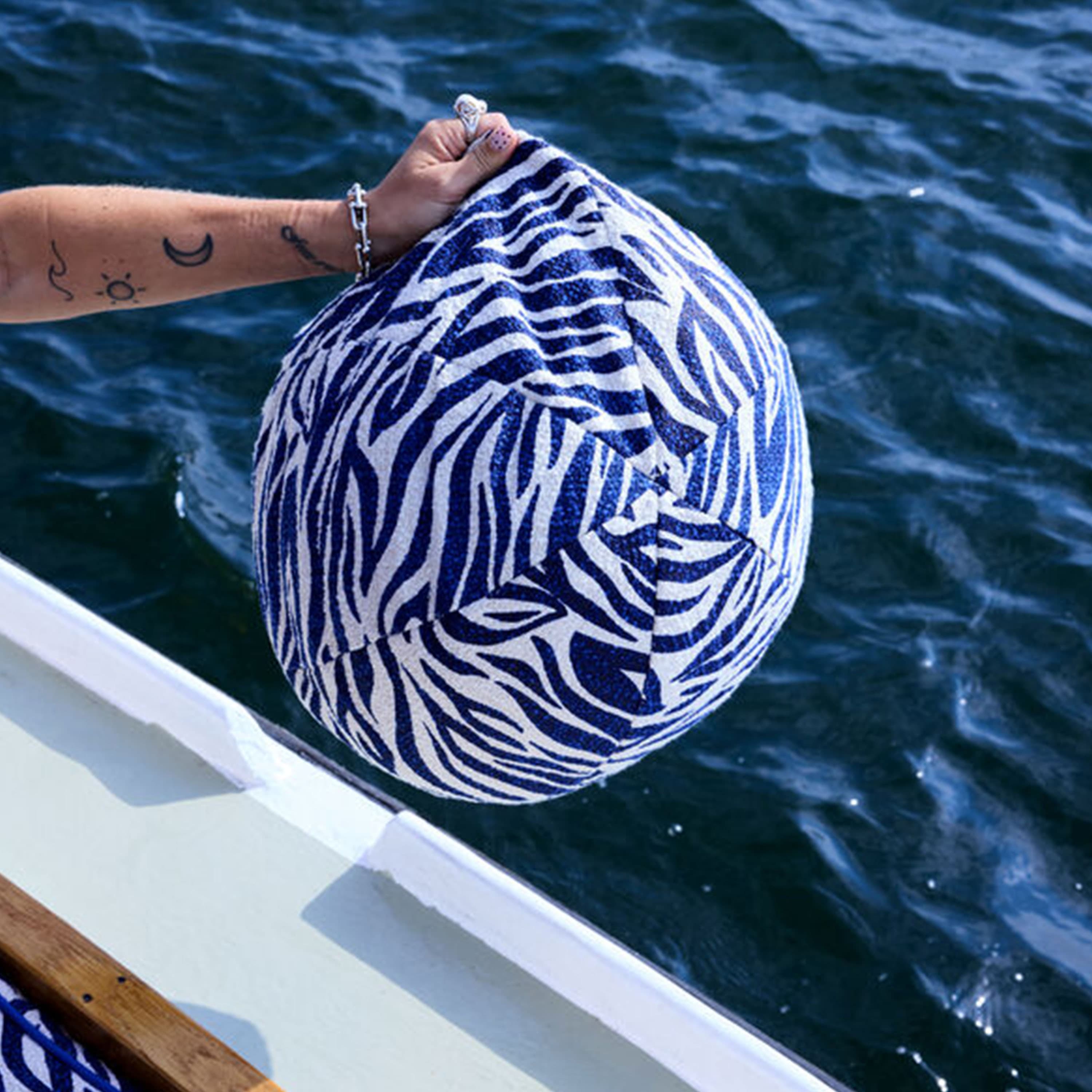 Anima Zebra Cushion Blue Ø35