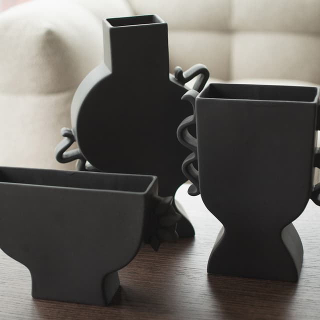 Flat Vase Black 33 cm