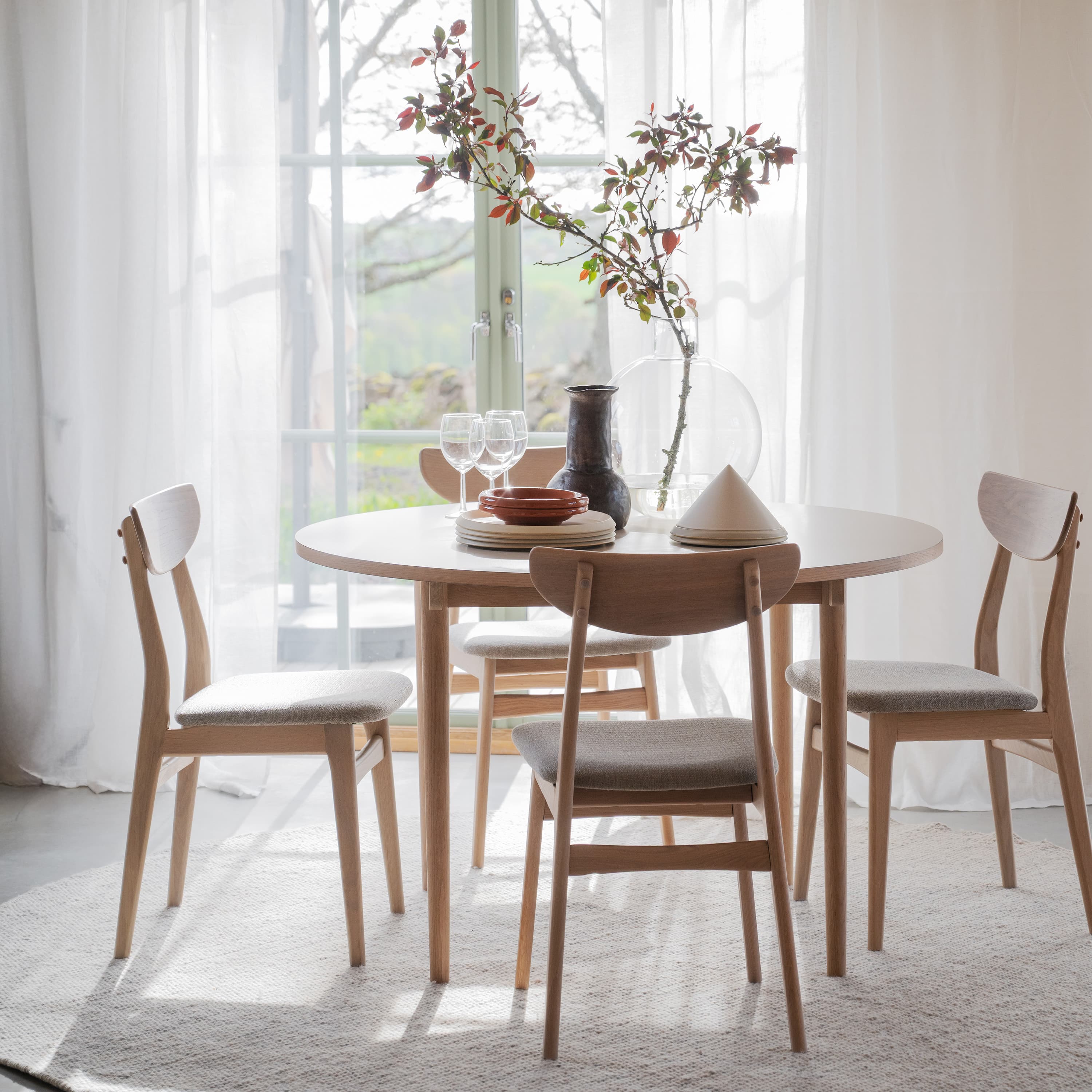 Fairmount Matbord Runt Beige/Vitpigmenterad Ek Ø120