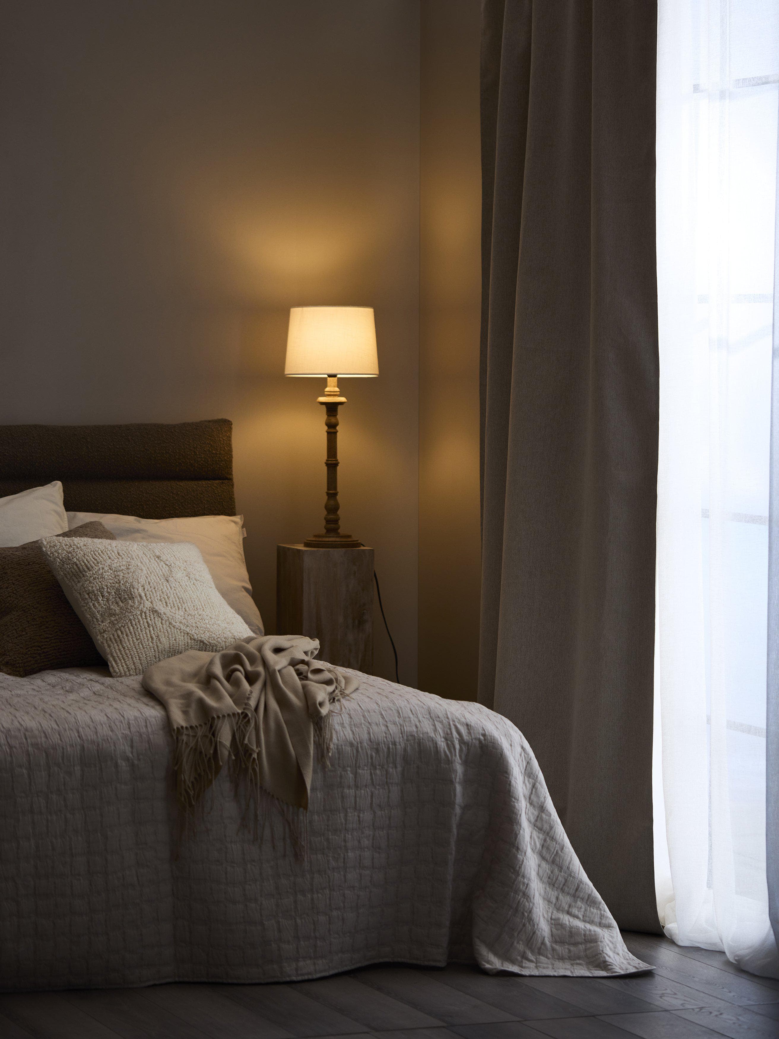 Mavis Bedspread Offwhite 180x260