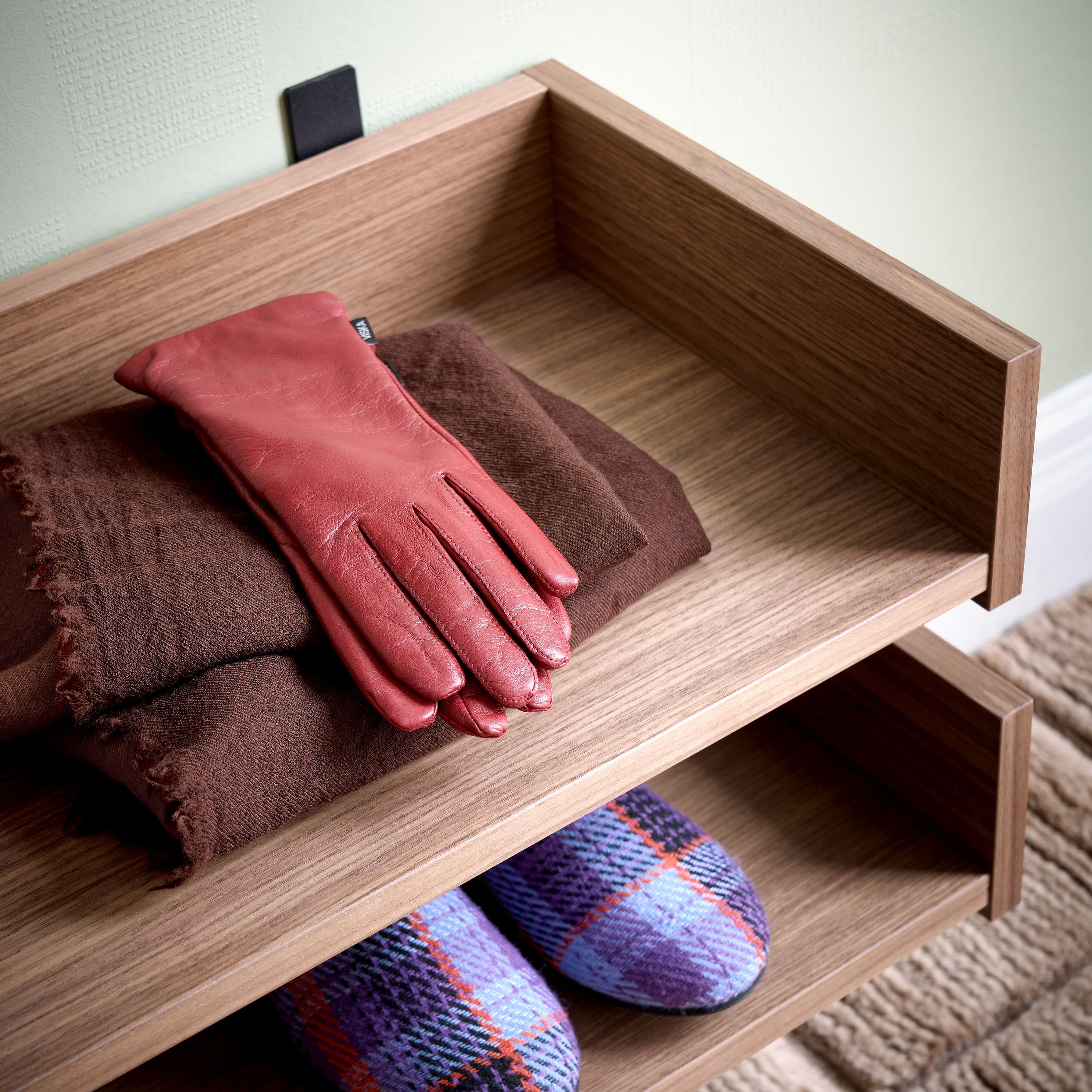 Gentle Shoe Rack Walnut
