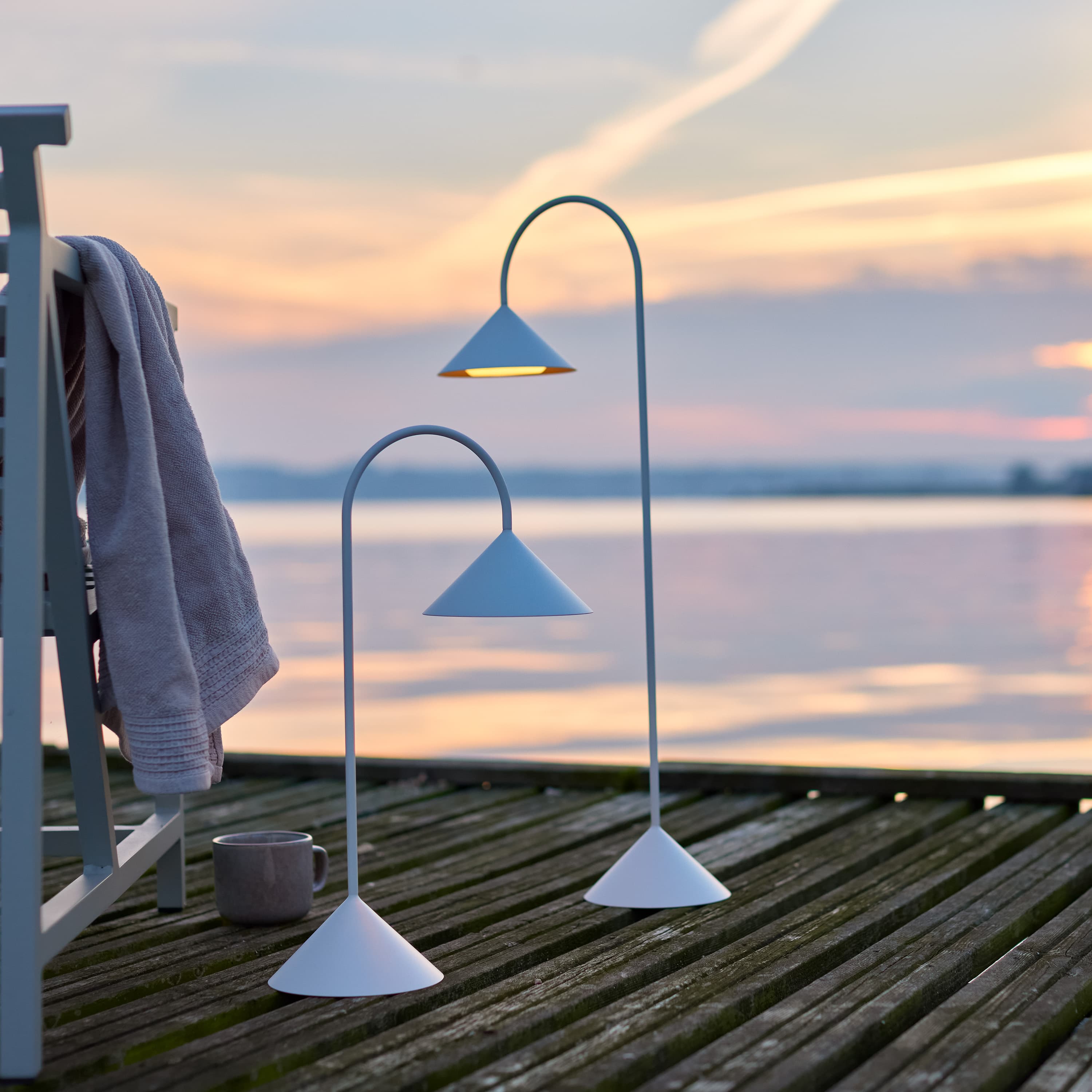 Grasp Tragbare Tischlampe Matt White 47cm