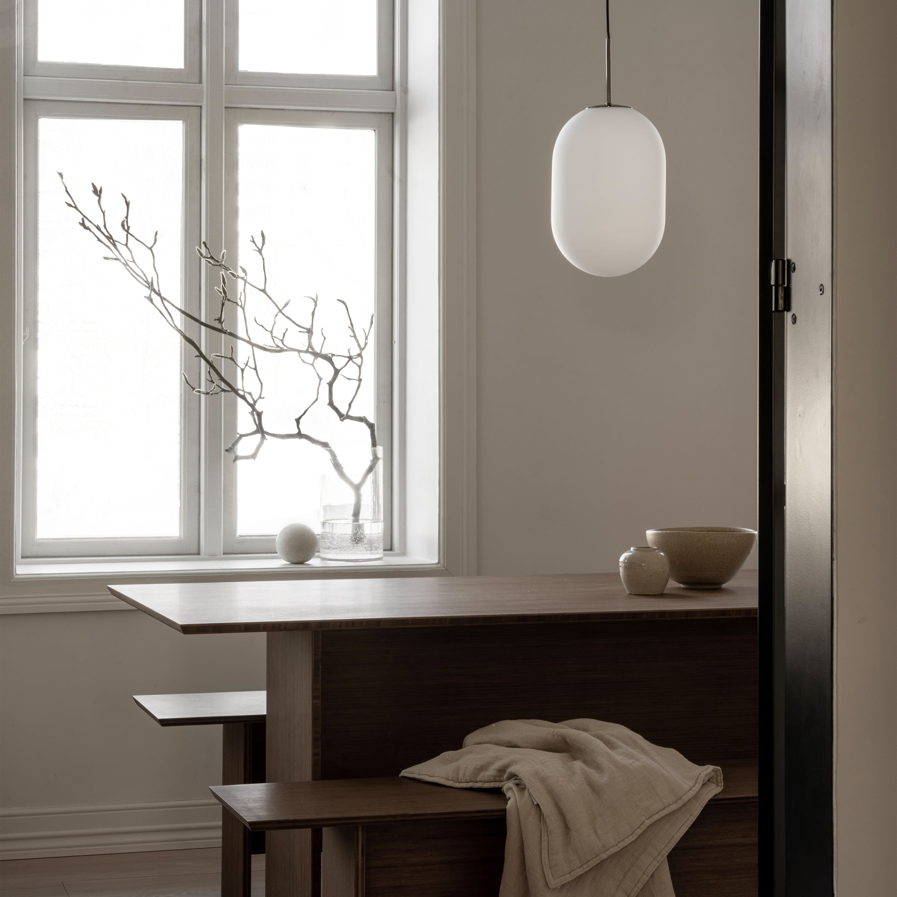 Noor Deckenleuchte Opal/Schwarz Large
