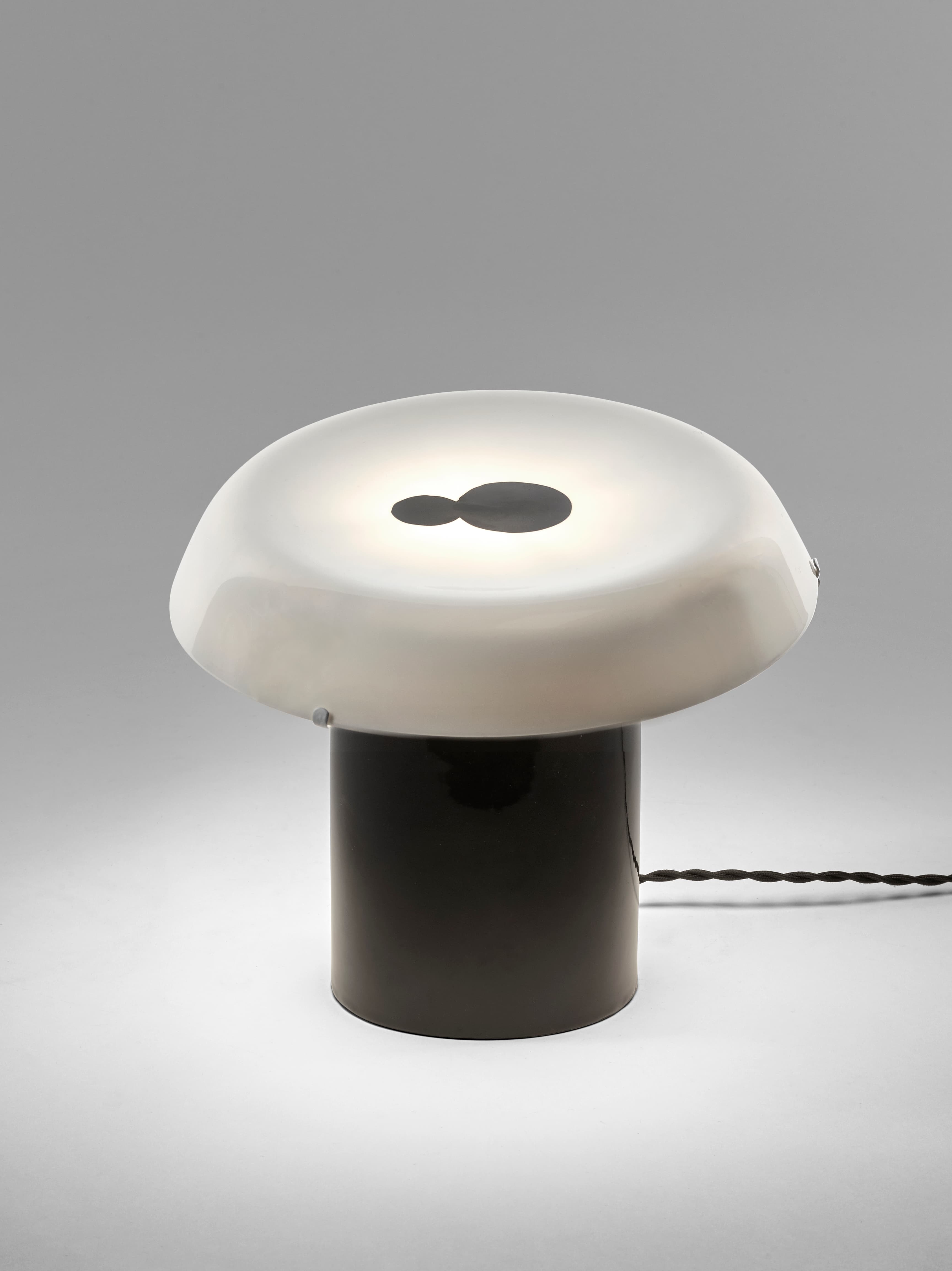 Celine N°1 Table Lamp White/Black