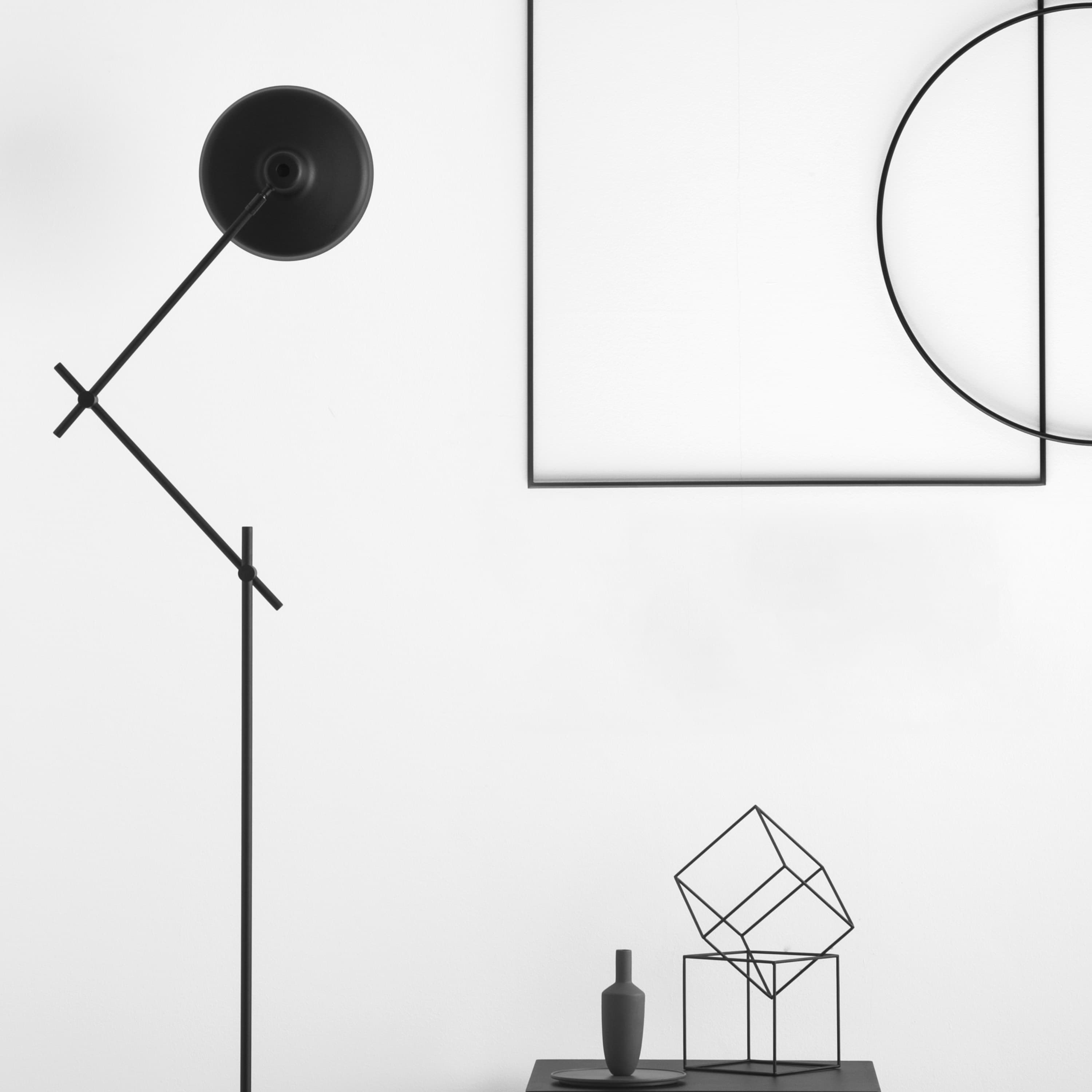 Arigato Floor Lamp Black