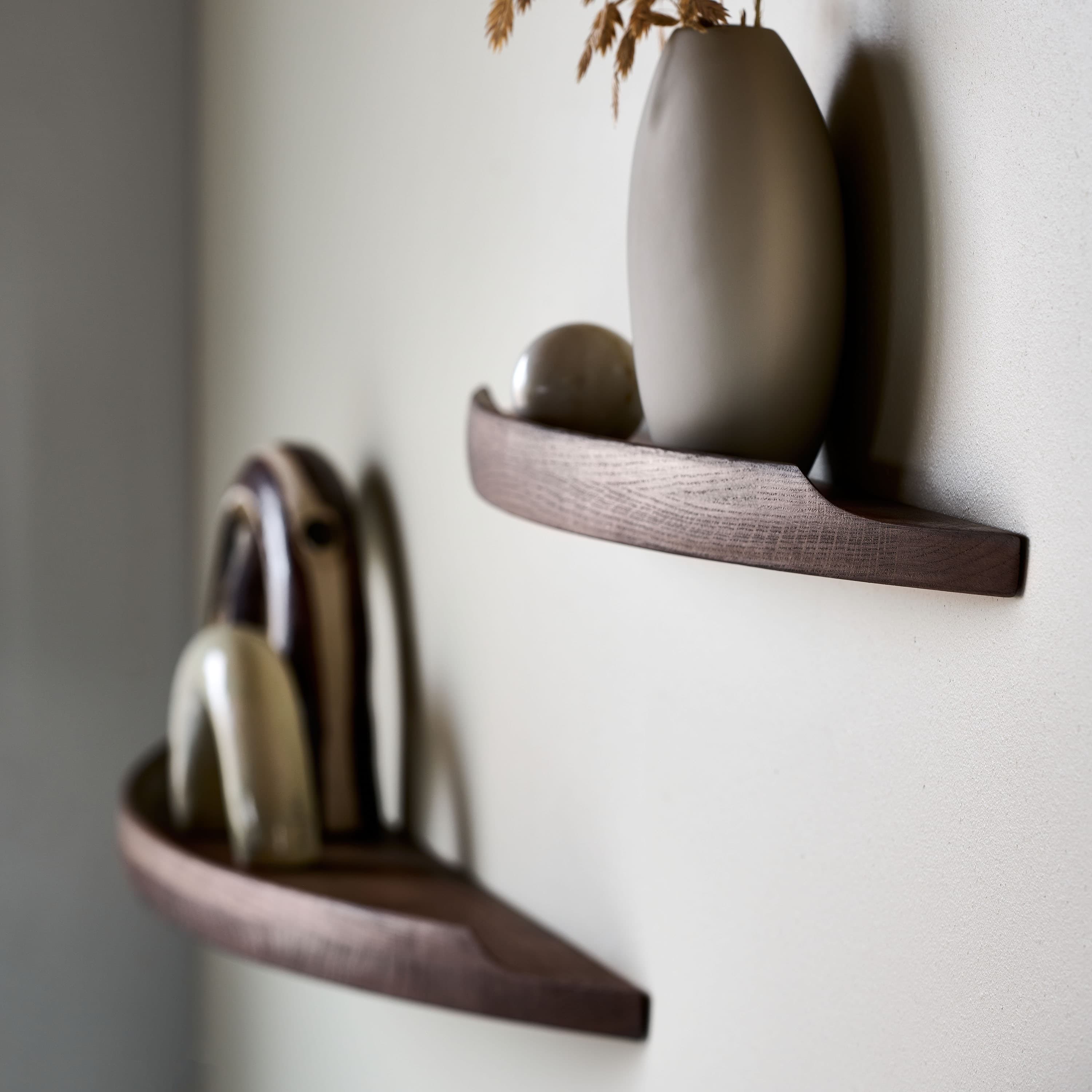 Arcus Wall Shelf Smoked Oil Oak Medium