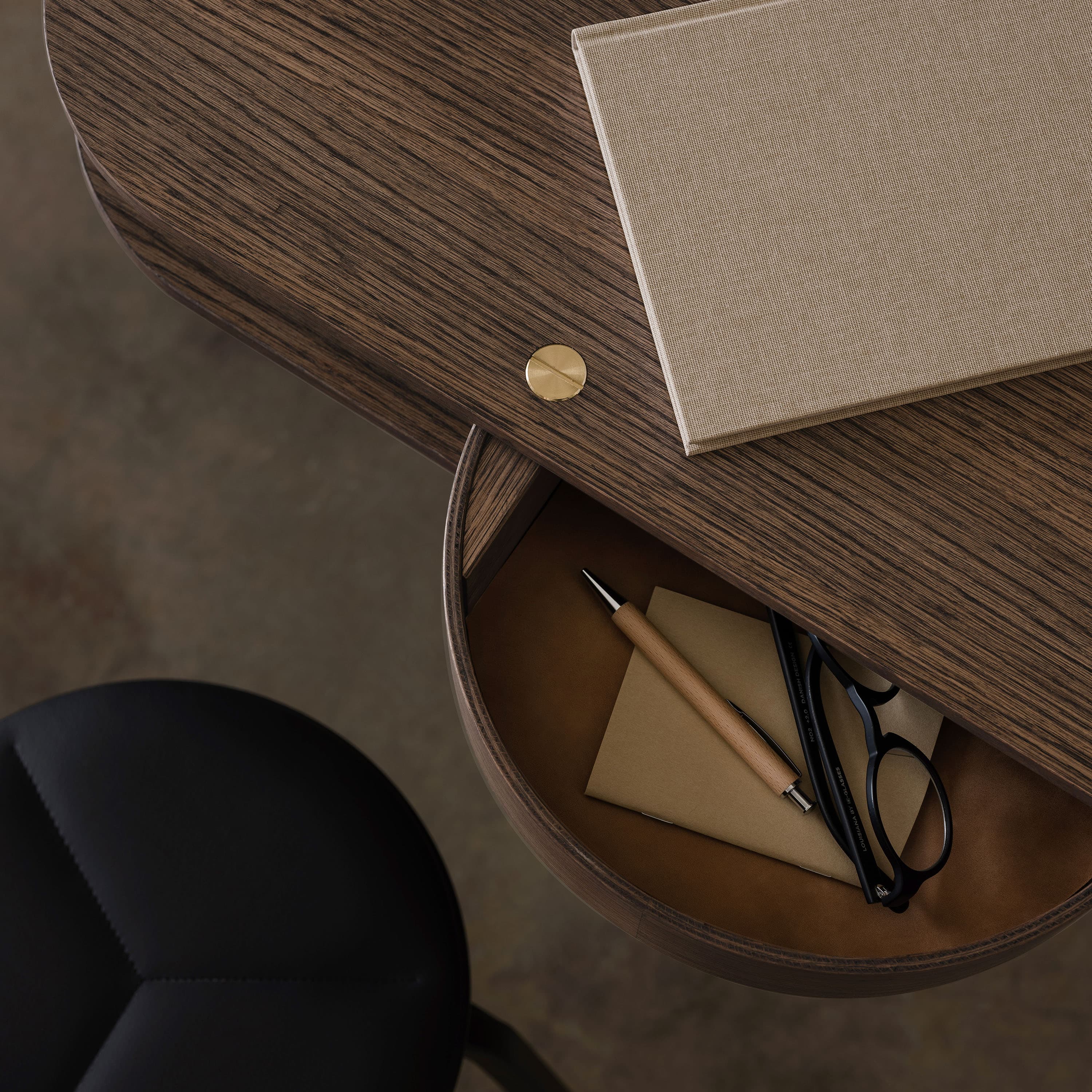 Valet Wandregal Smoked Oak