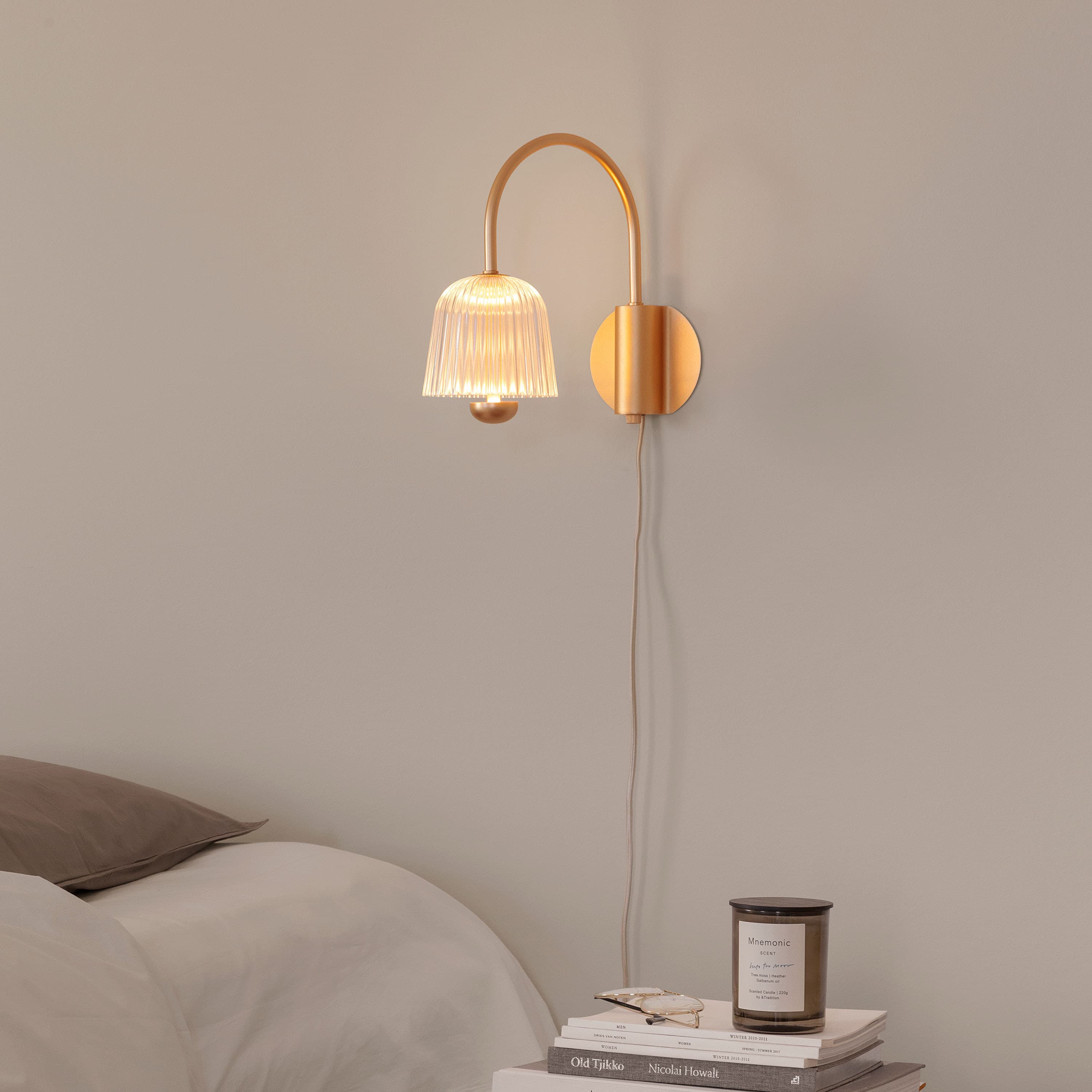 Asteea Wall Lamp Satin Brass/Ripple Clear