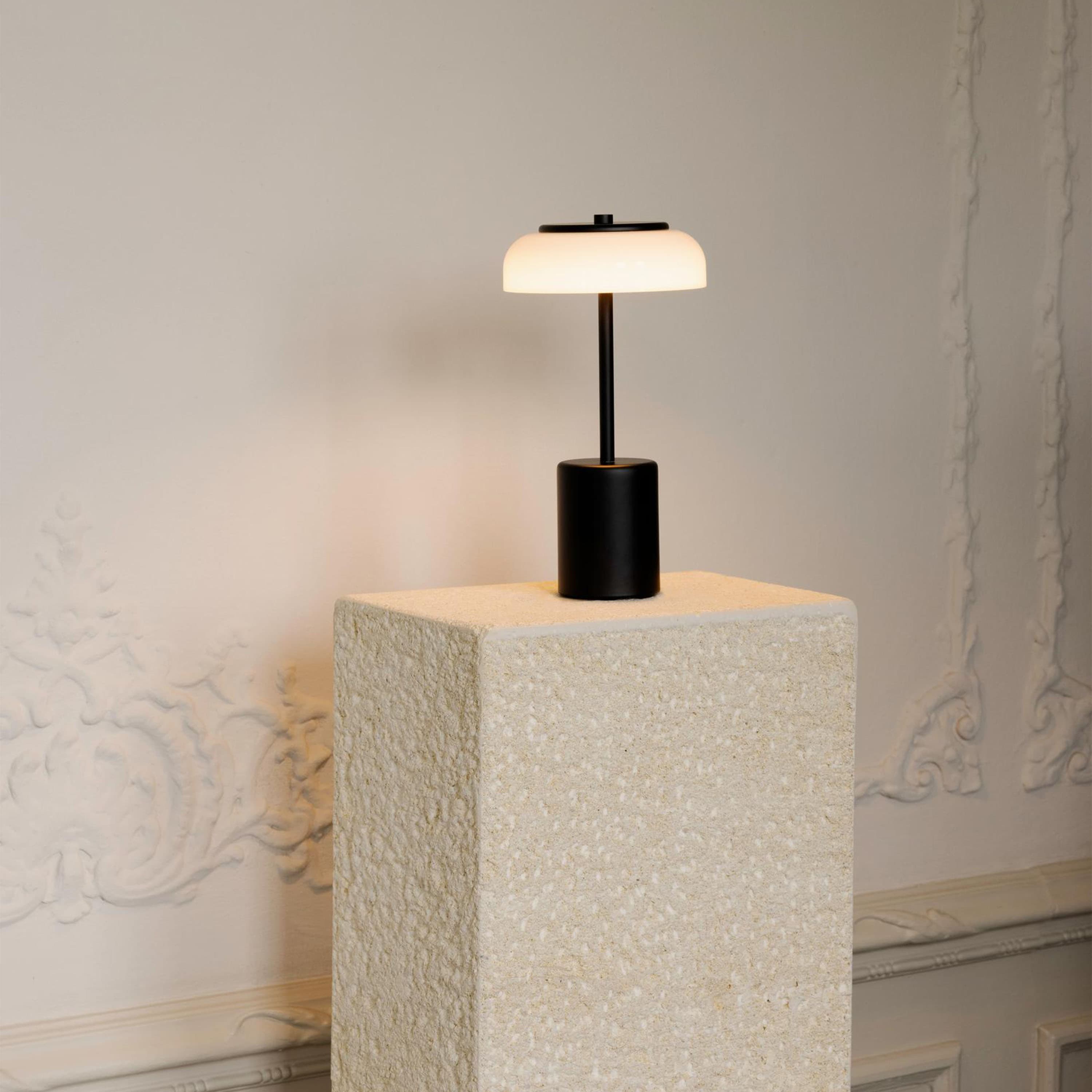 Blossi Mini Tragbare Tischleuchte Black/Opal