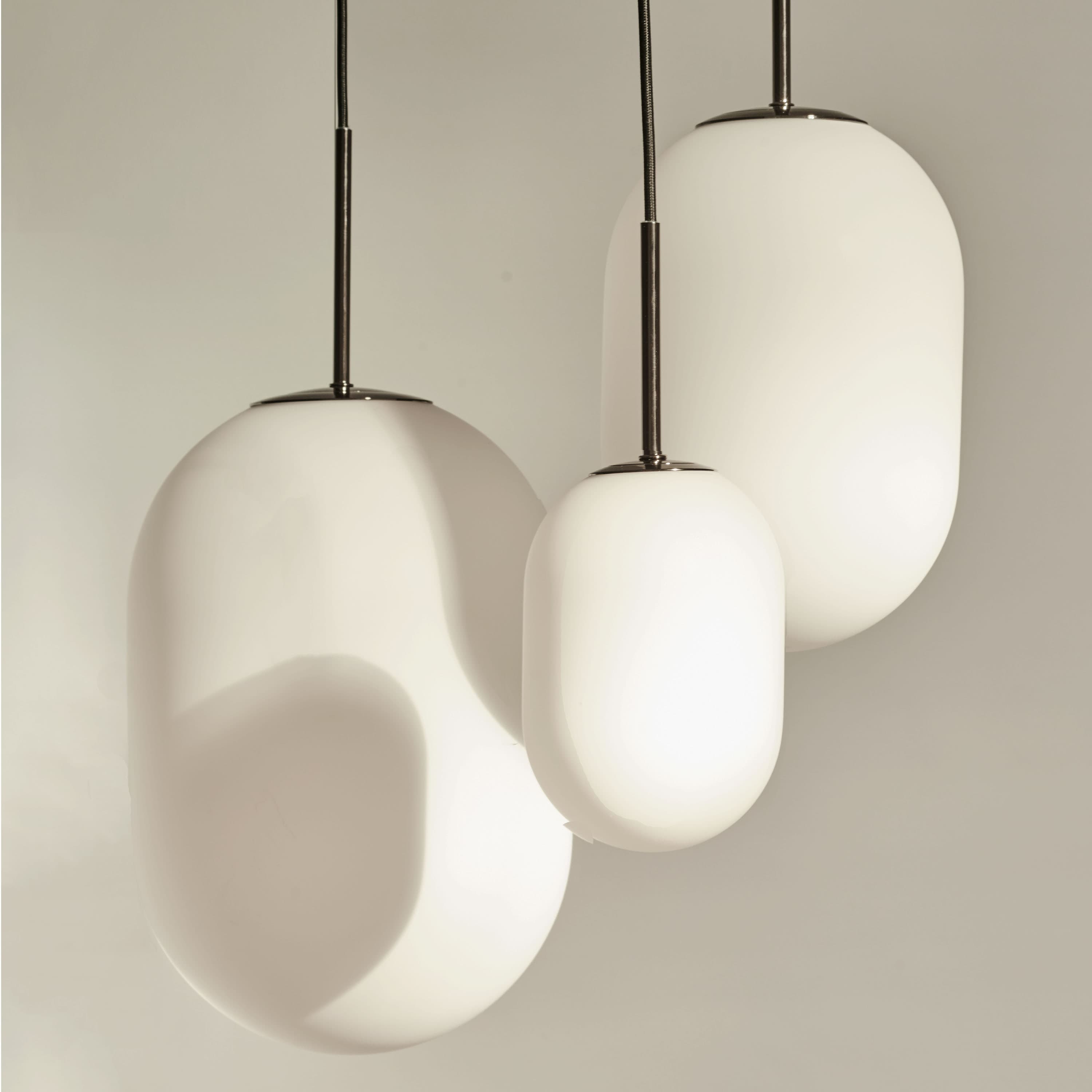 Noor Deckenleuchte Opal/Schwarz Large