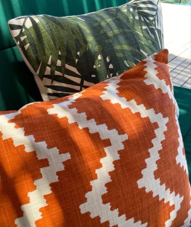 Ikat Sema Outdoor Zierkissen Apricot Orange/Off White 40x60
