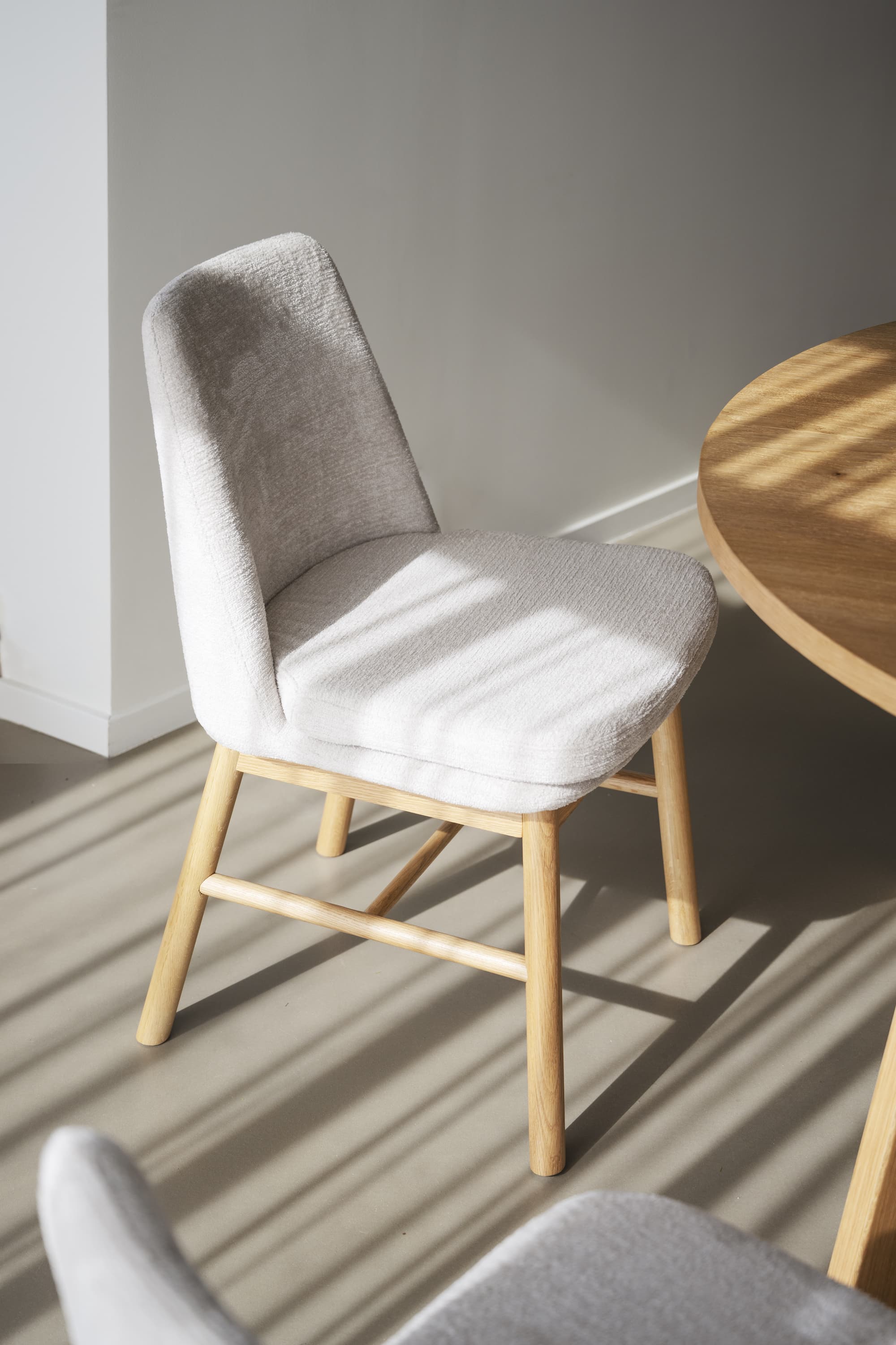 Amesbury Dining Chair Light Beige/Oak