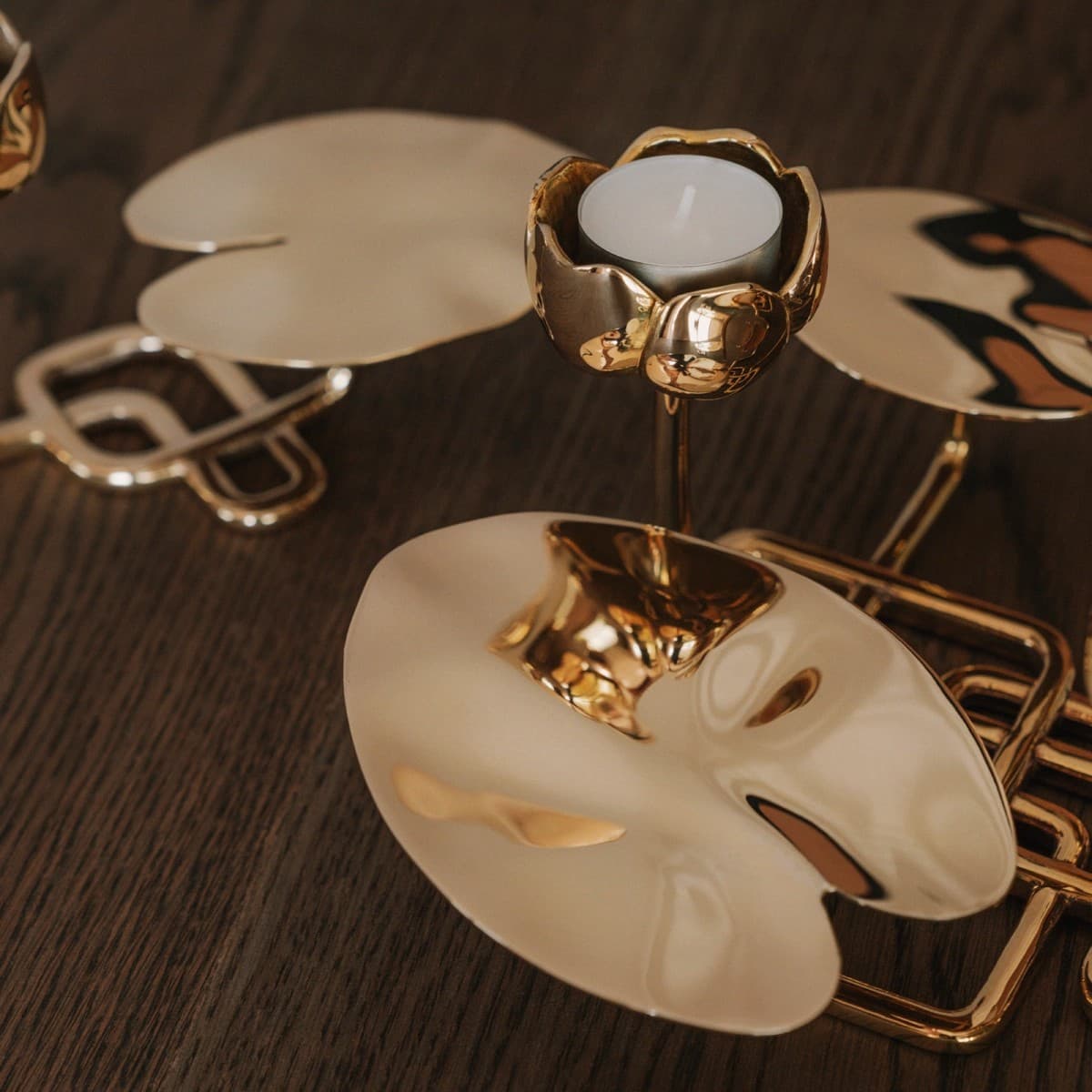 Ninfea Grande Candlestick Brass