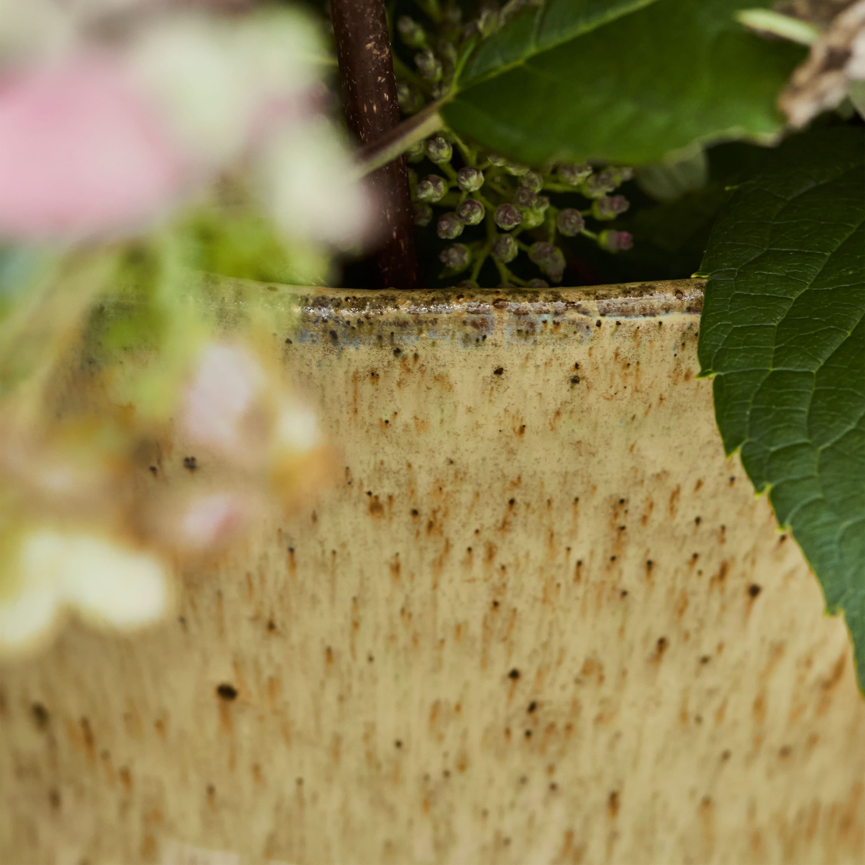 Corp Vase Beige 27cm