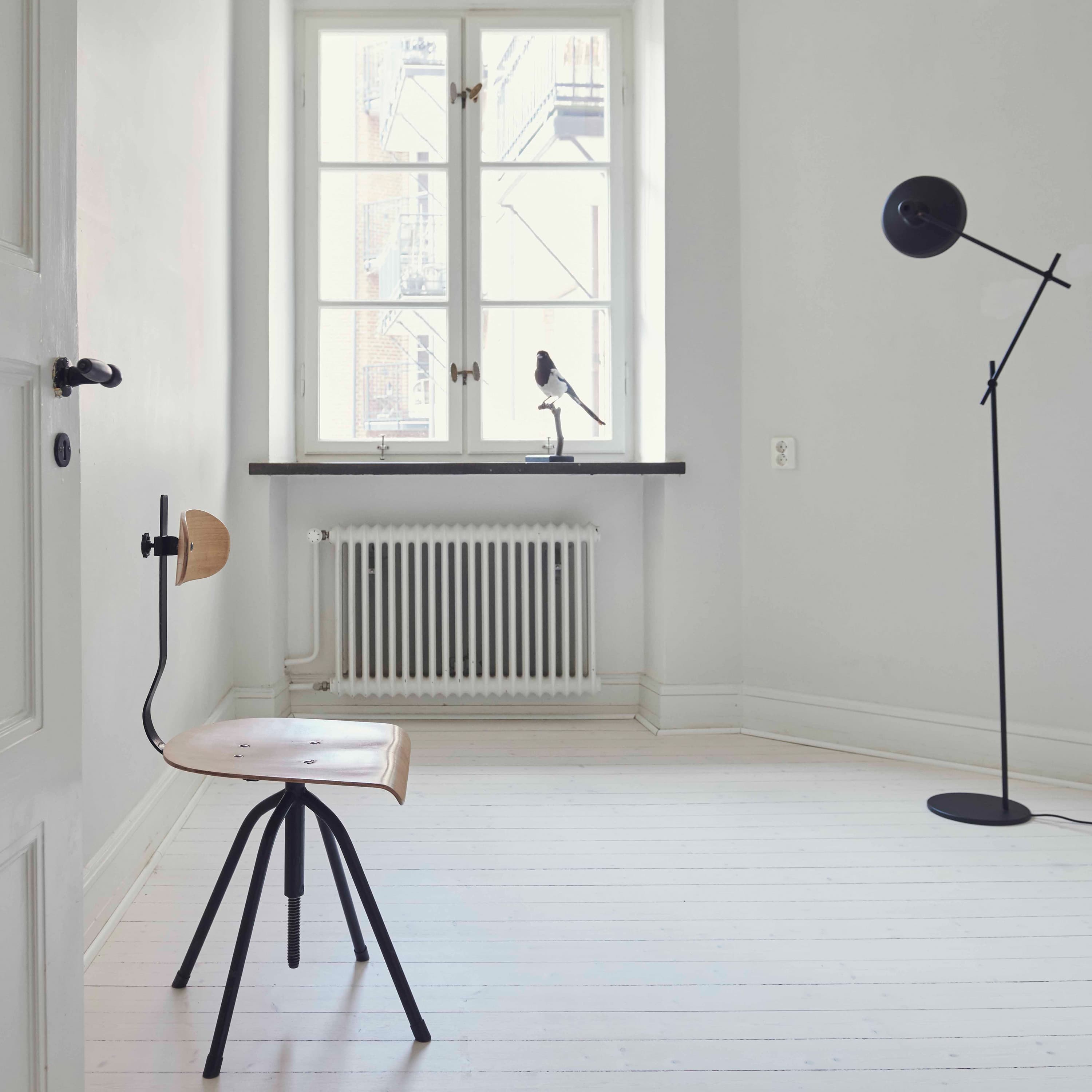 Arigato Floor Lamp Black