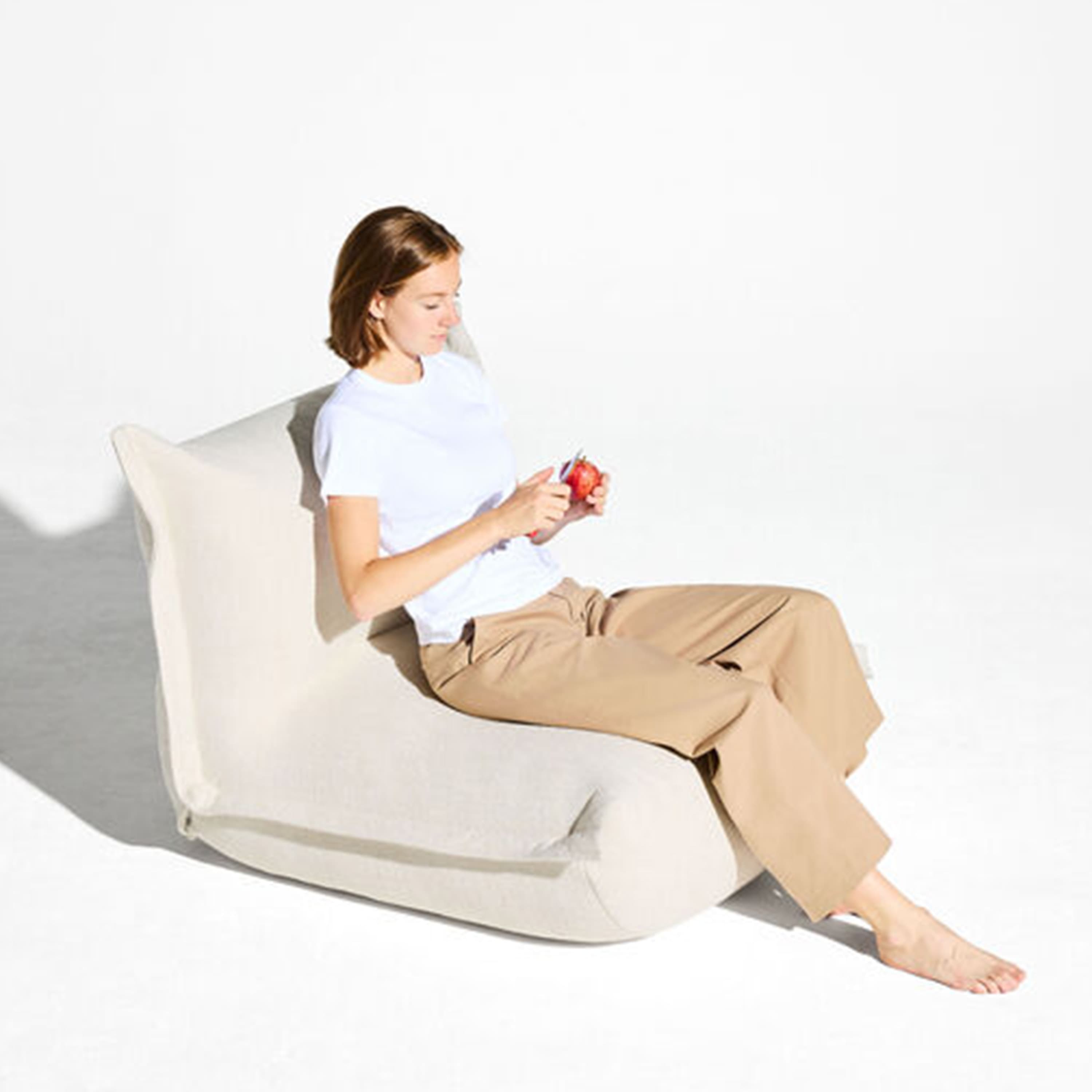 The BonBaron Slim Recycled Bouclé Lounge-Sessel Creme
