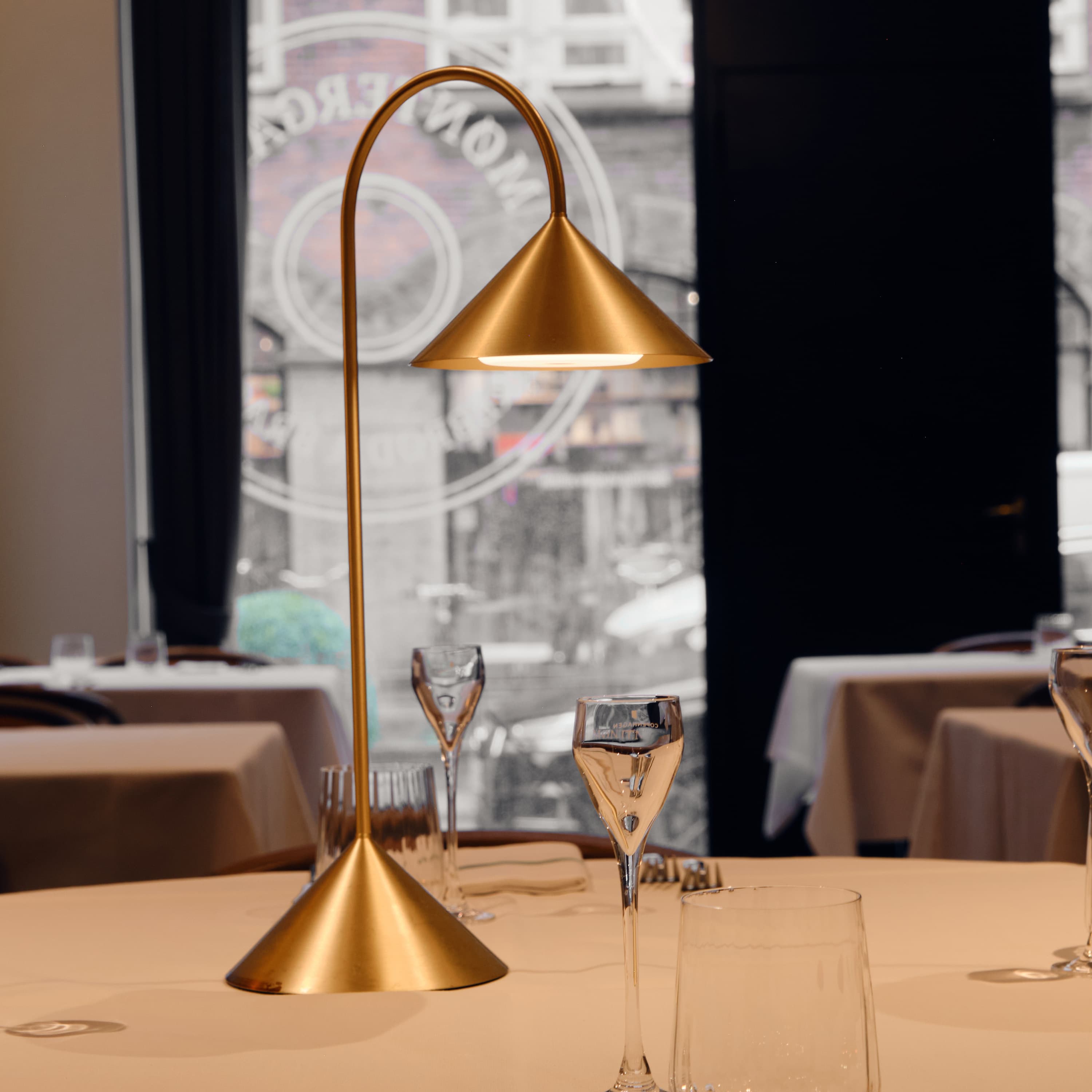 Grasp Tragbare Tischlampe Solid Brass 47cm