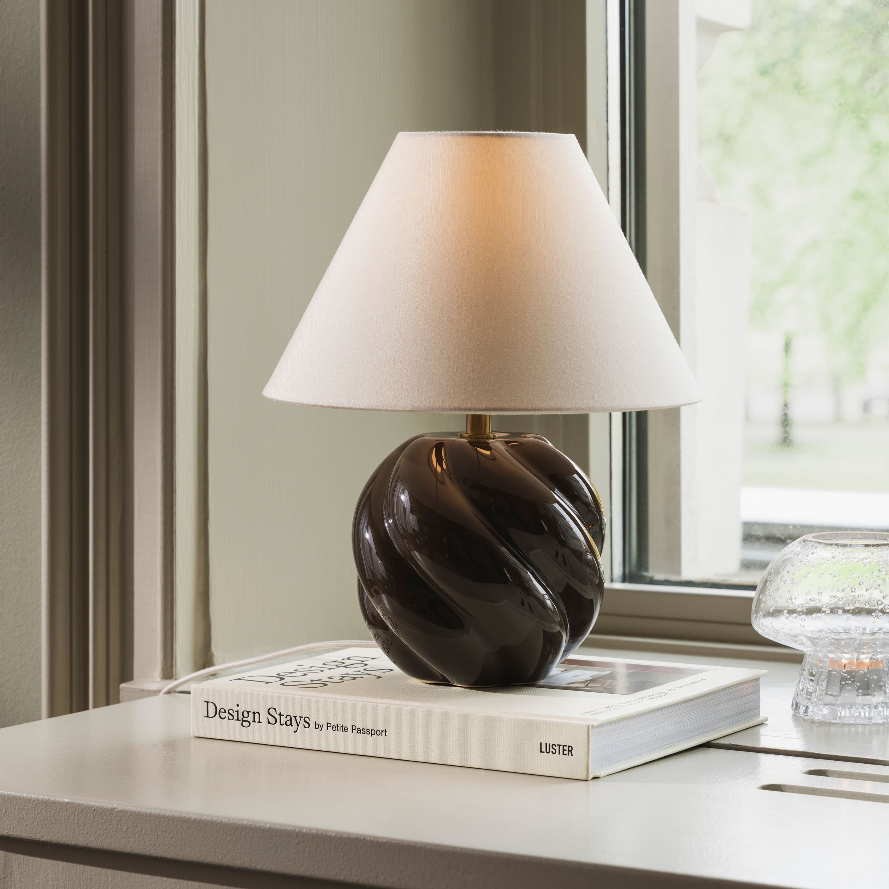 Dahlia Table lamp Mocha 24cm
