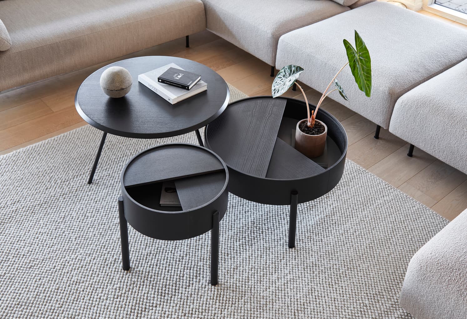 Arc Couchtisch Black Ash Ø89