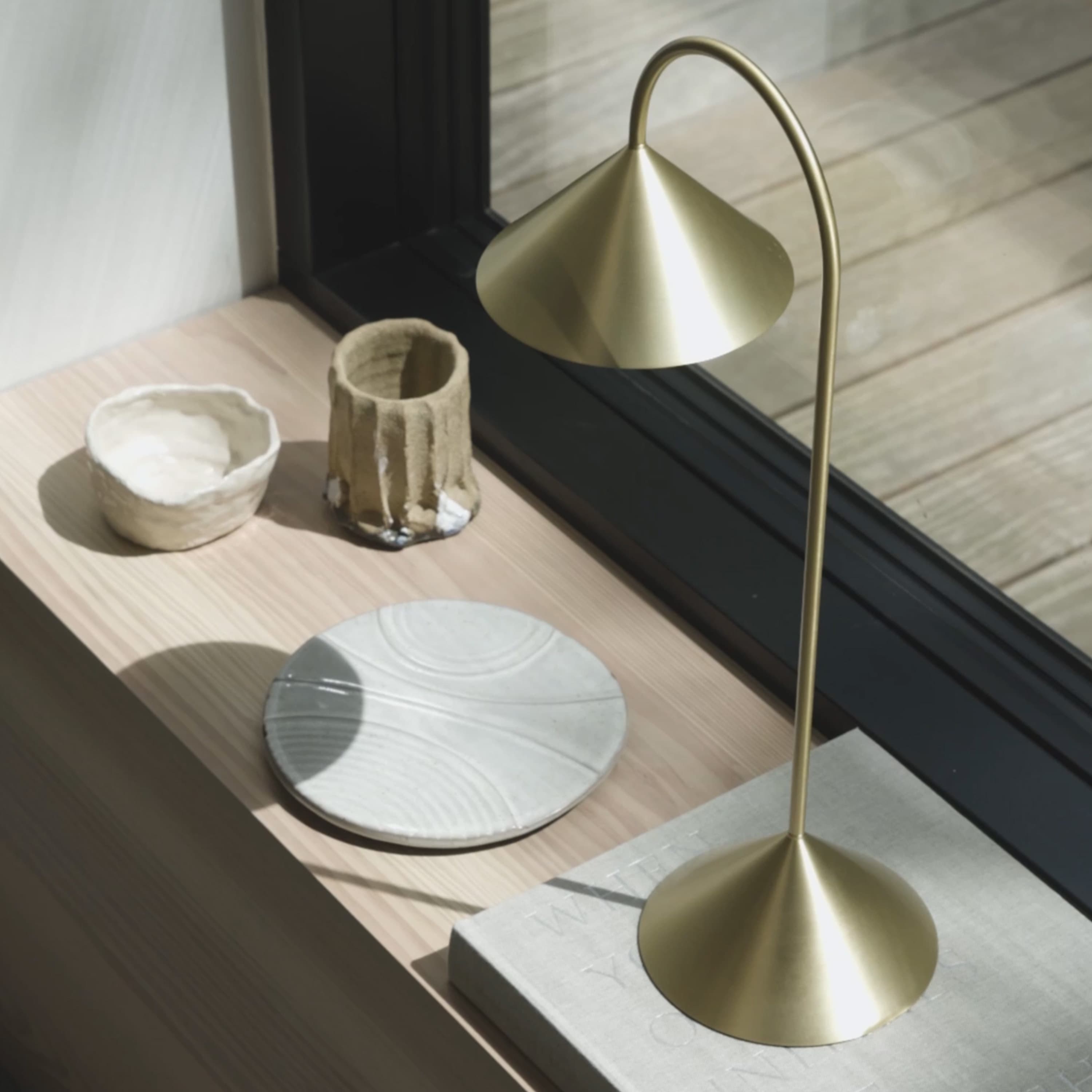 Grasp Tragbare Tischlampe Solid Brass 47cm