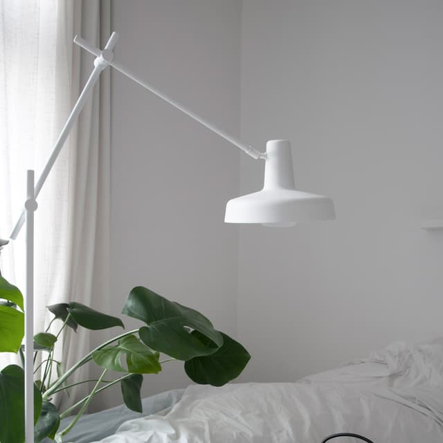 Arigato Stehleuchte White