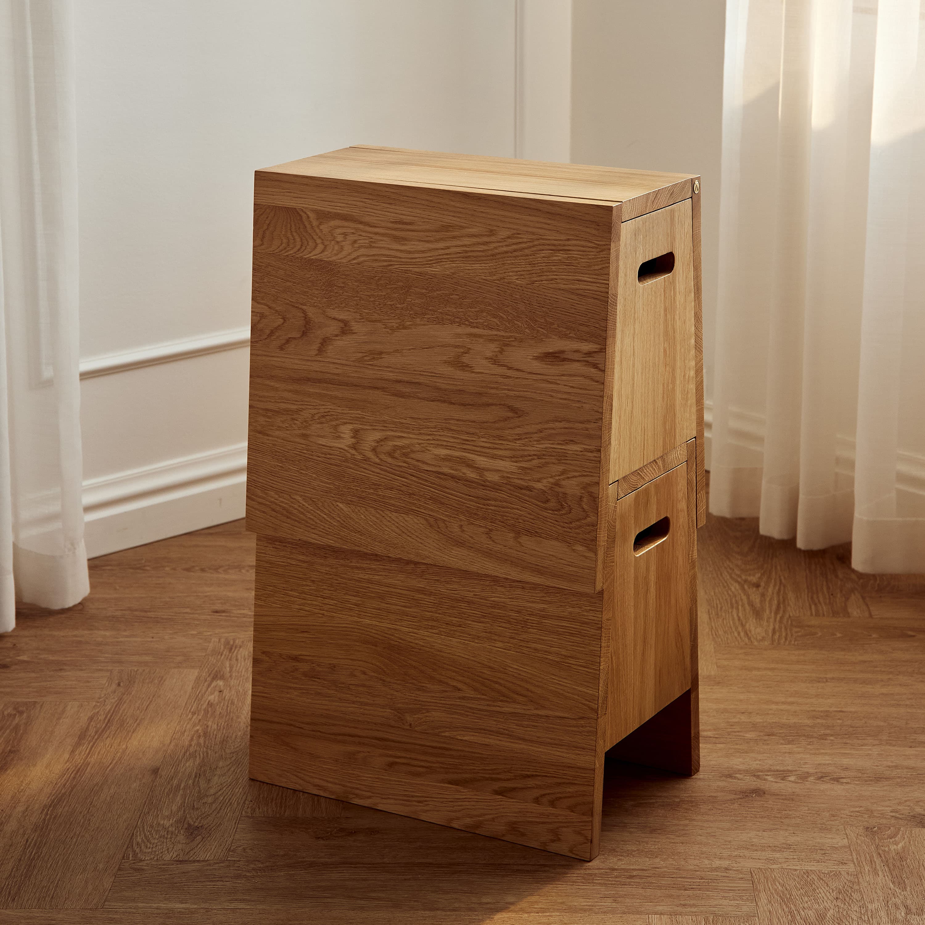 Plinth Hocker Oak