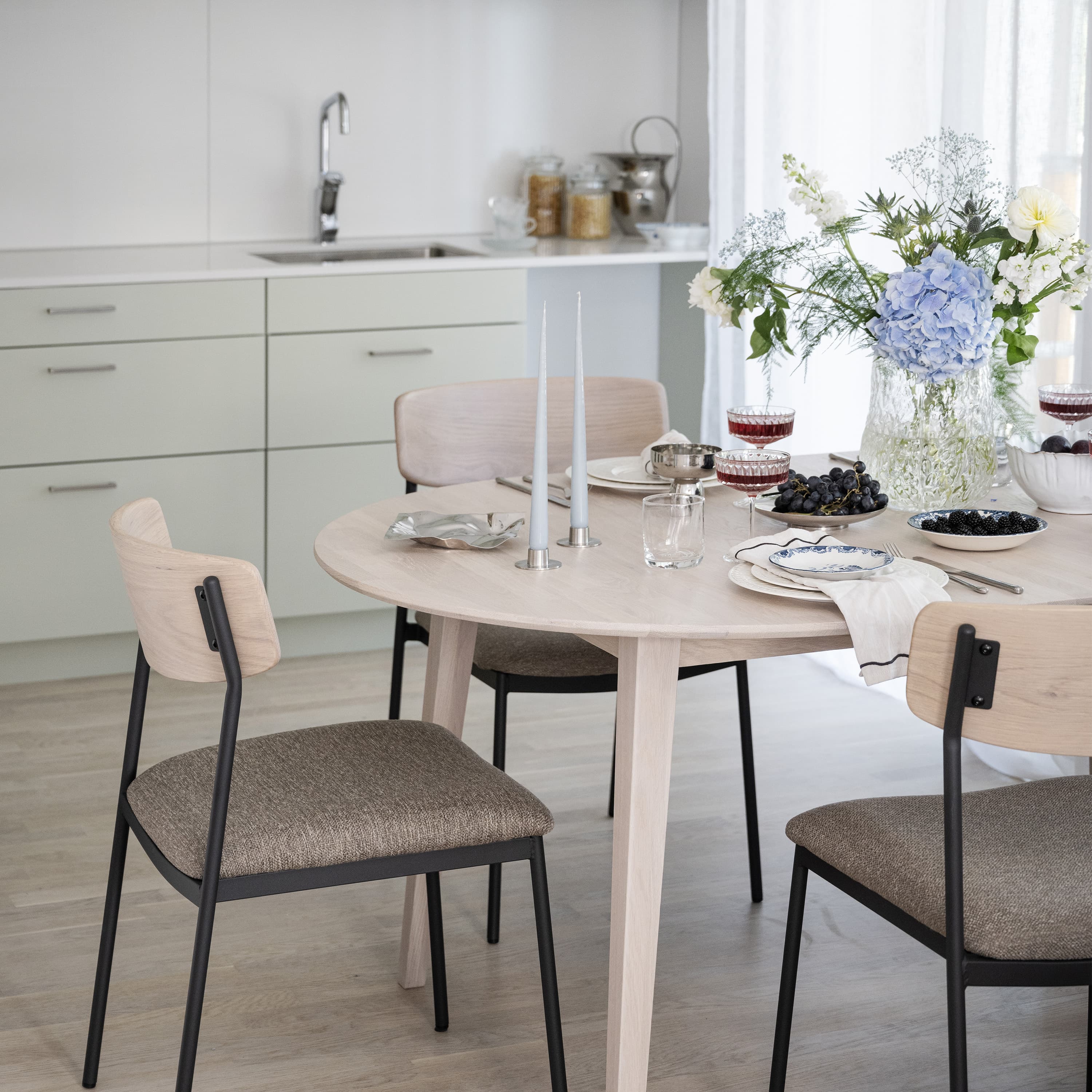Filippa Dining Table Oval White Washed 170+40