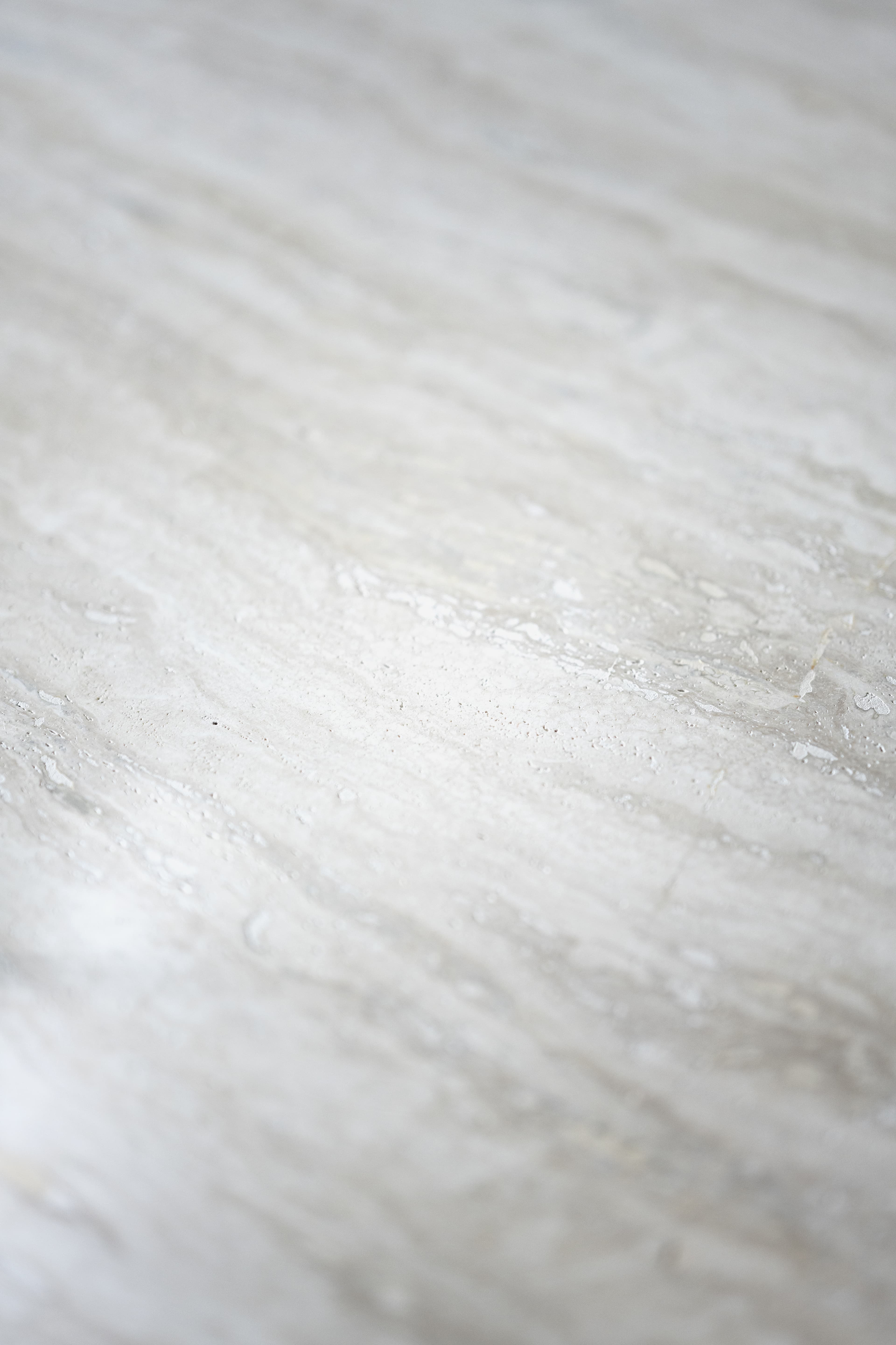 Taransay Dining Table Beige Travertine/White-pigmented Oak Ø125