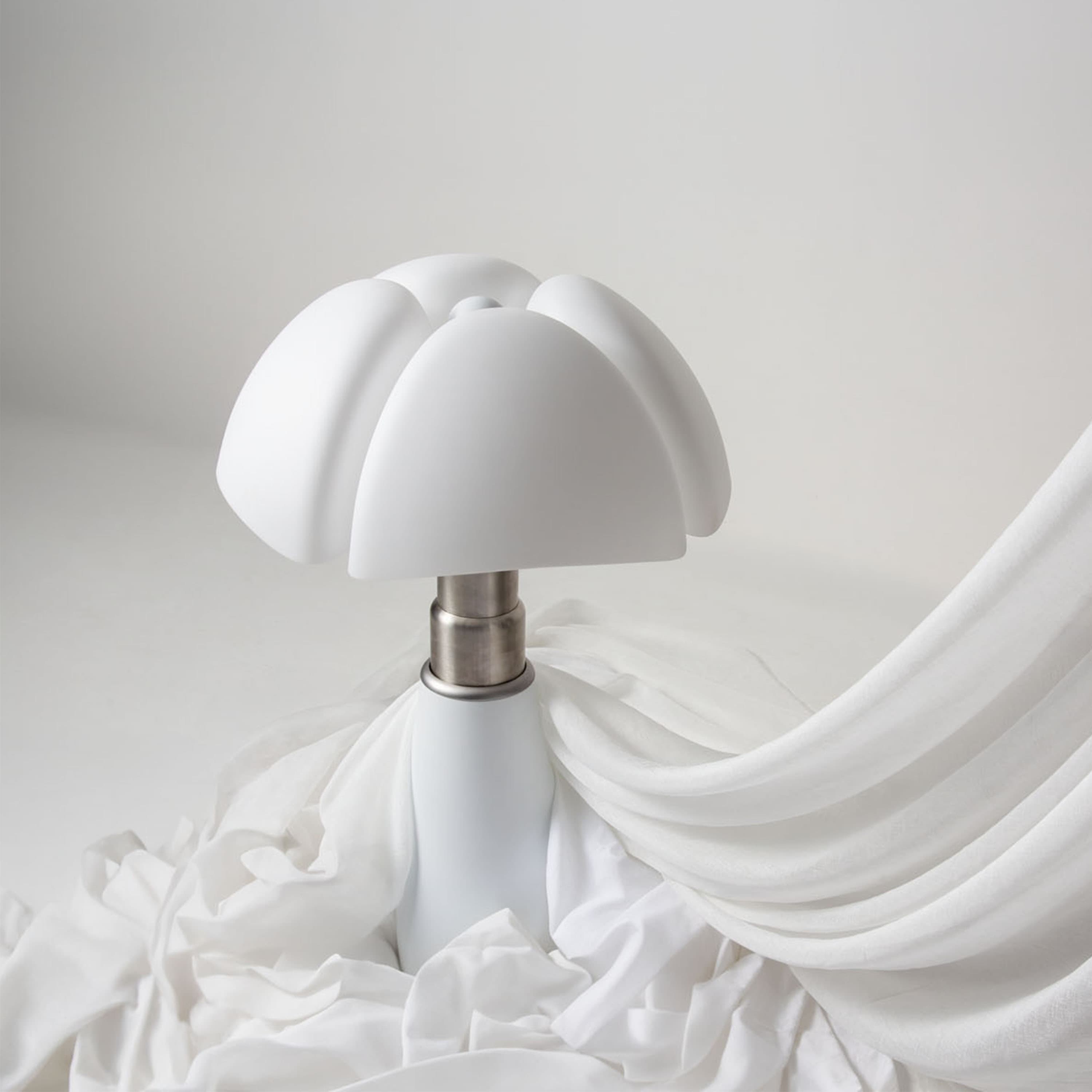Pipistrello Medio Tischlampe Dimmbar LED Mattweiß