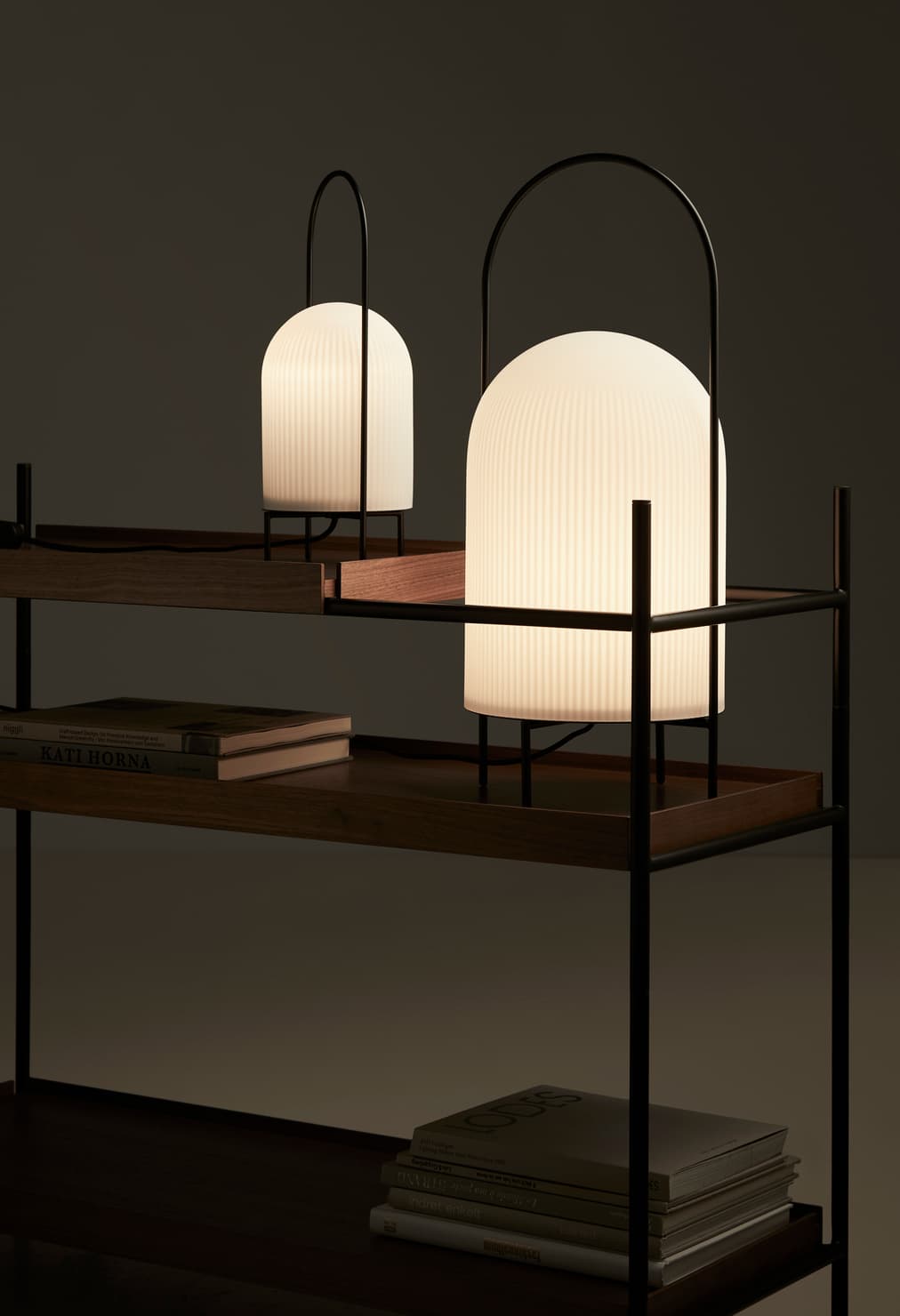Ghost Golvlampe Schwarz/Opal